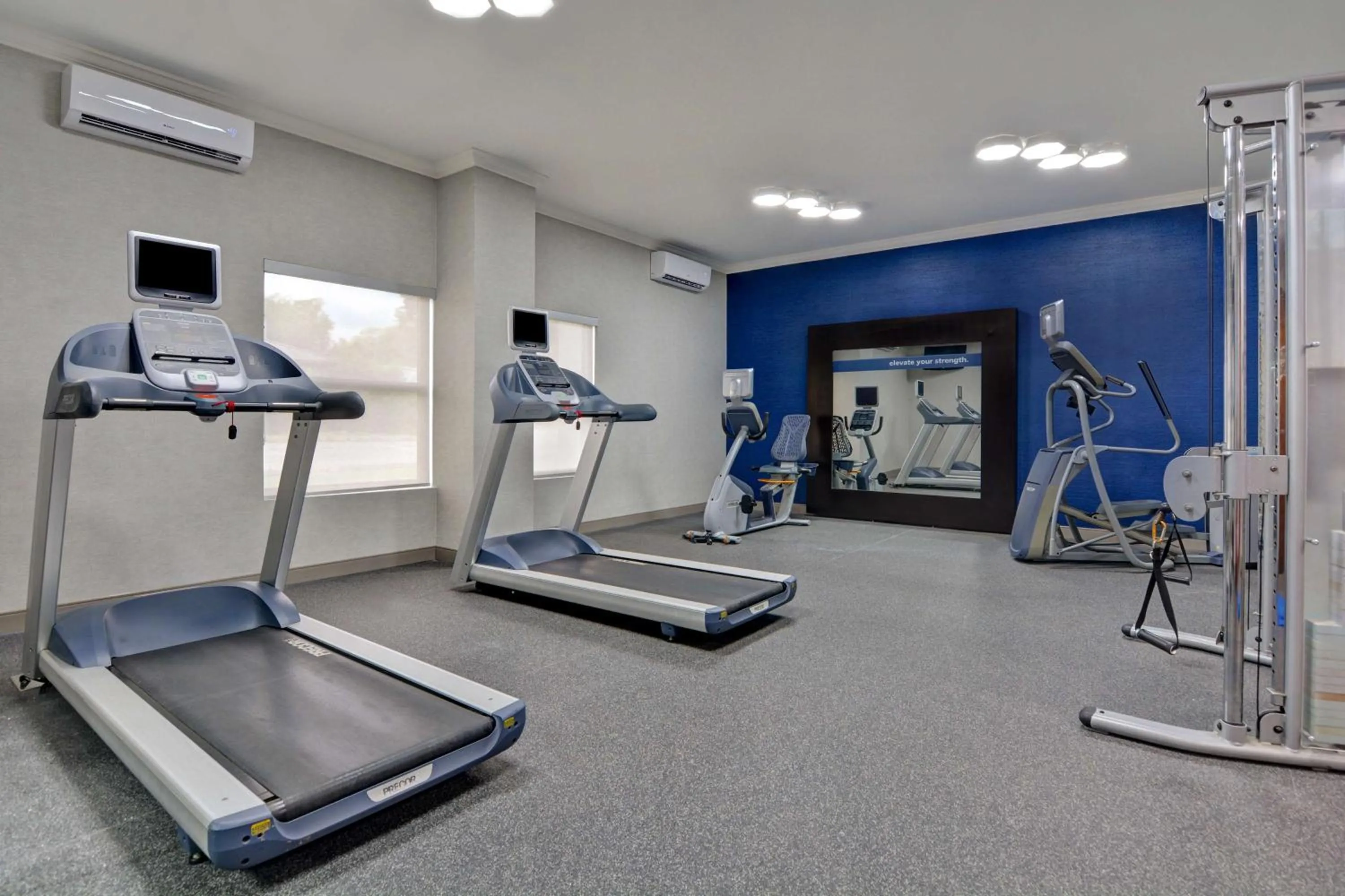Fitness centre/facilities in Hampton Inn Greenwood