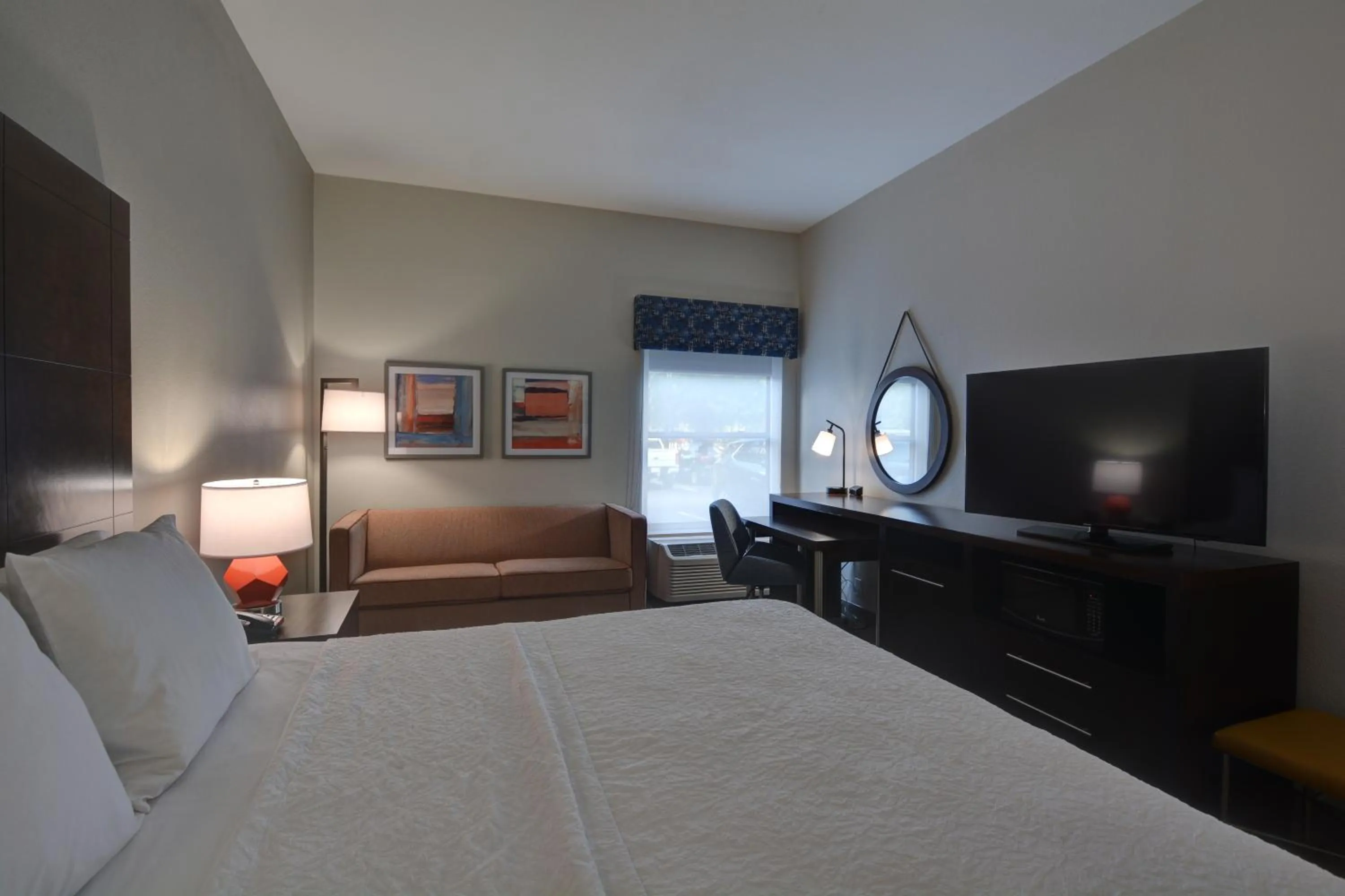 Bed in Hampton Inn Greenwood