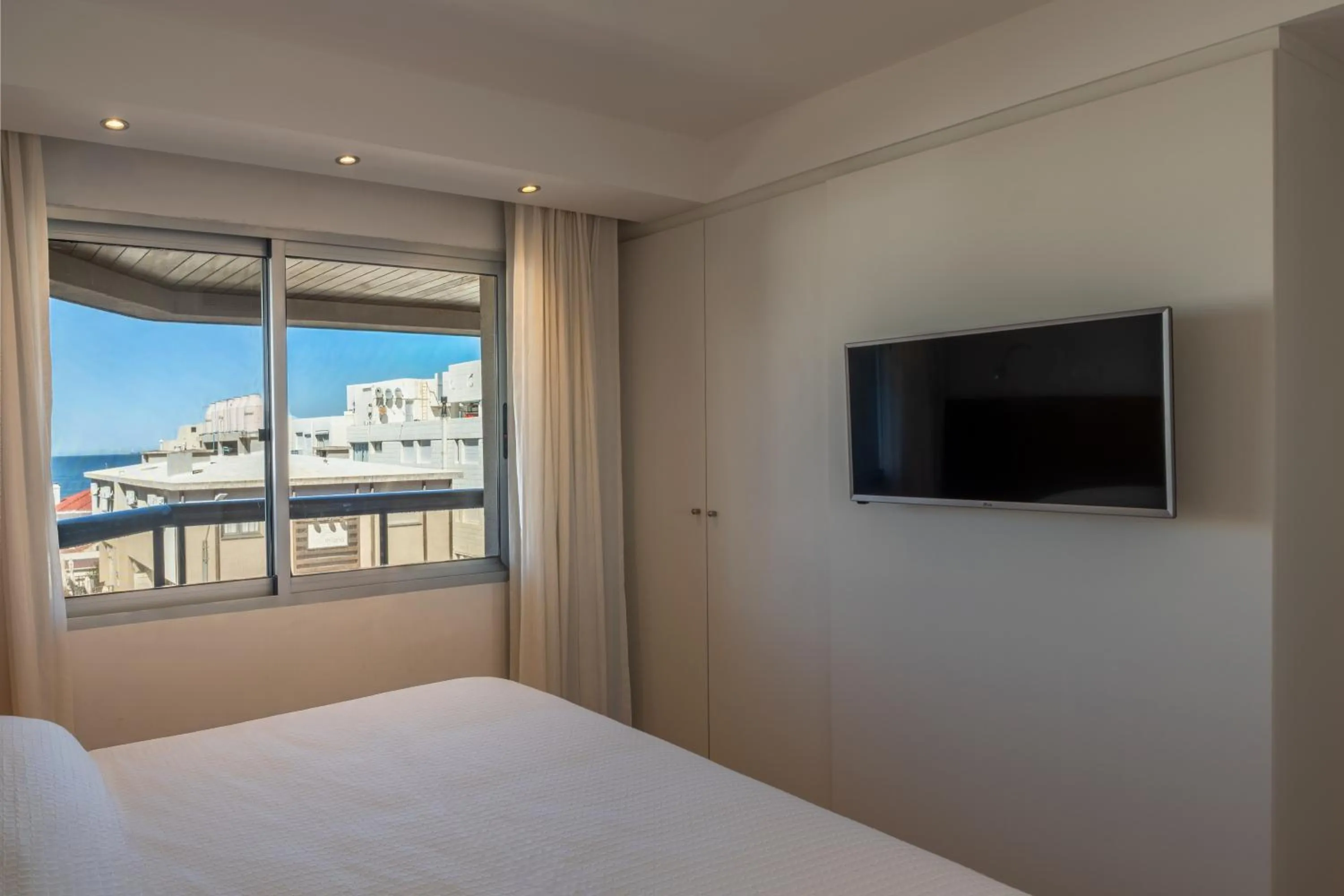 Bed in Golden Beach Resort & Spa