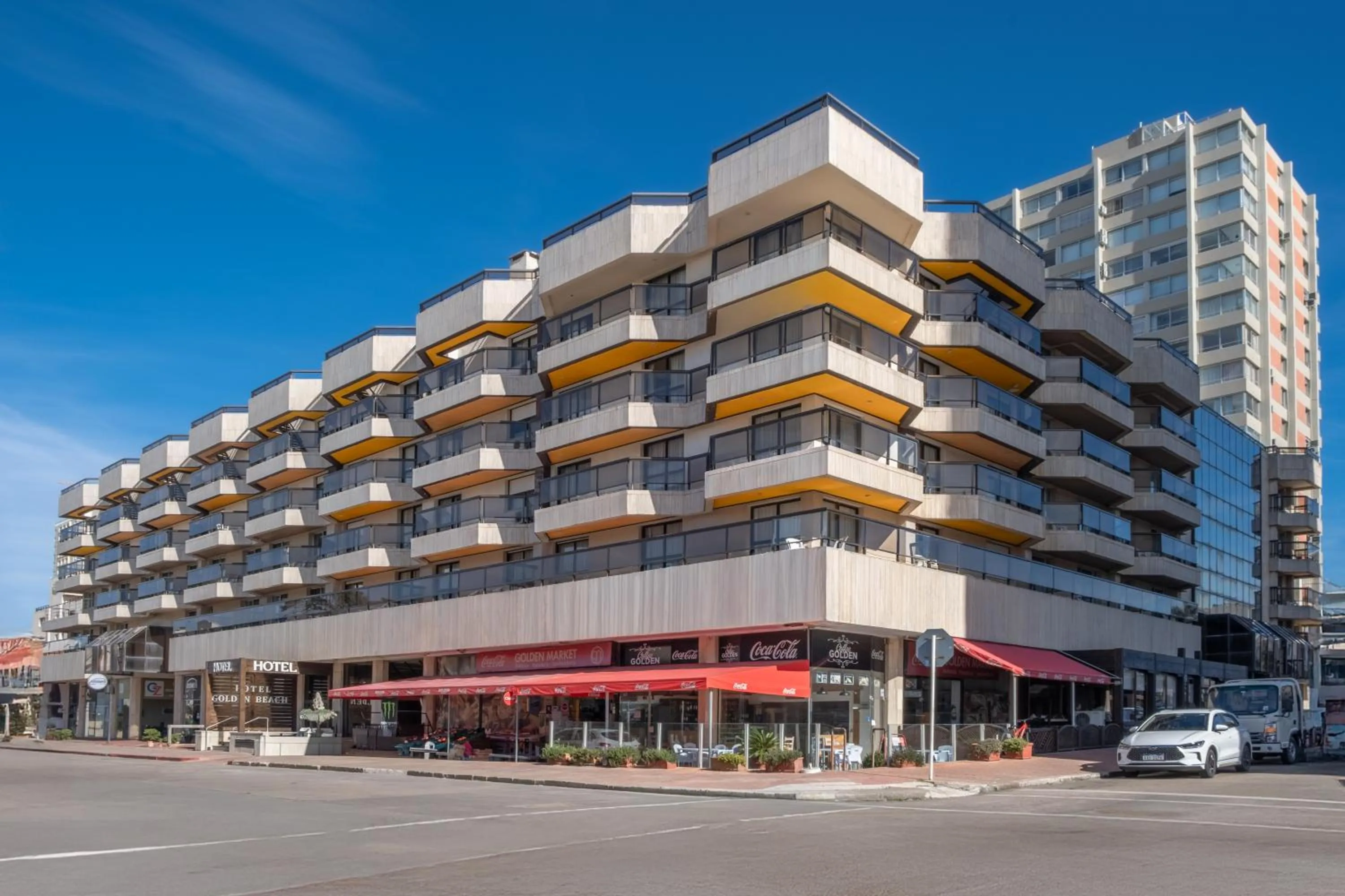 Property building in Golden Beach Resort & Spa