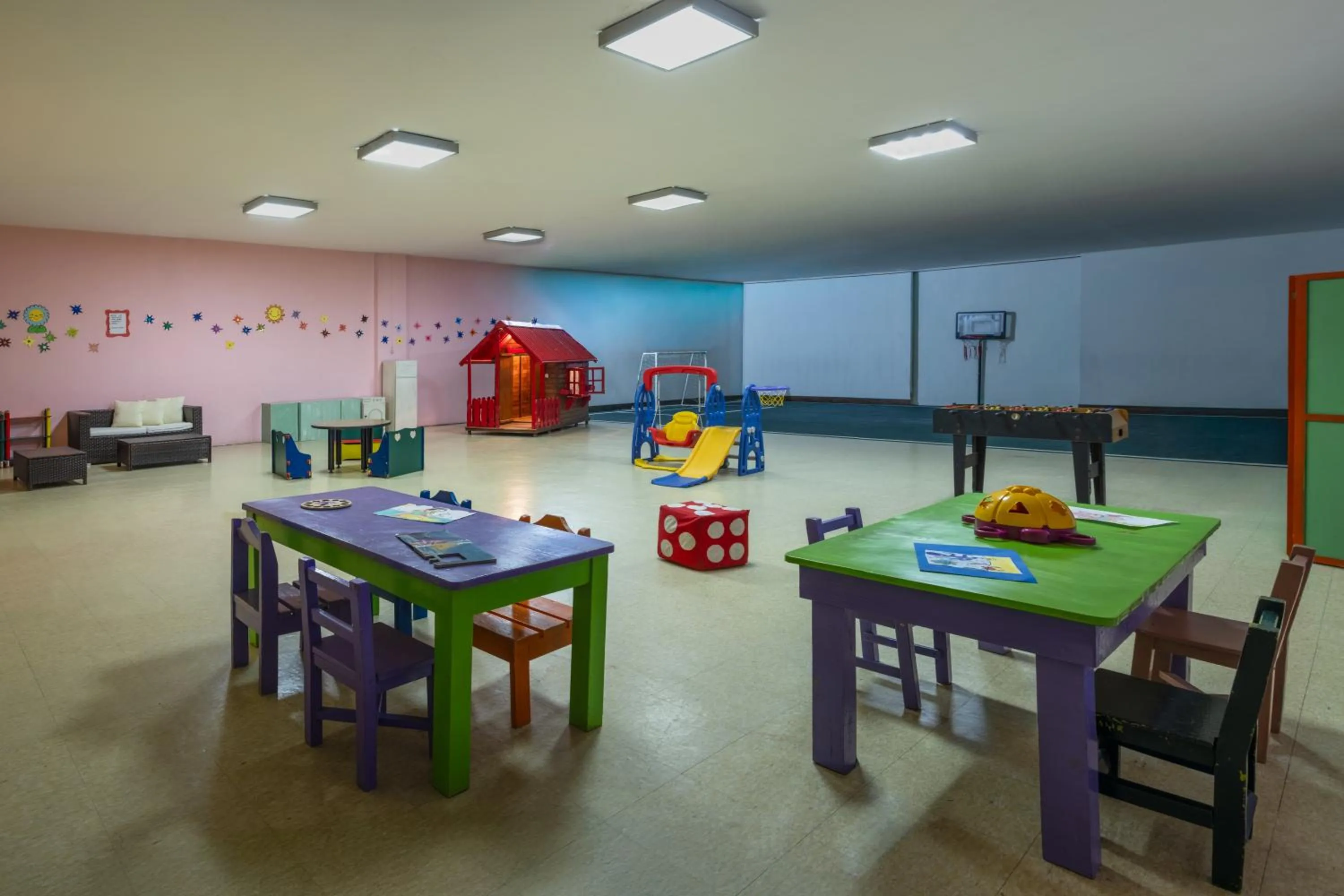 Game Room in Golden Beach Resort & Spa