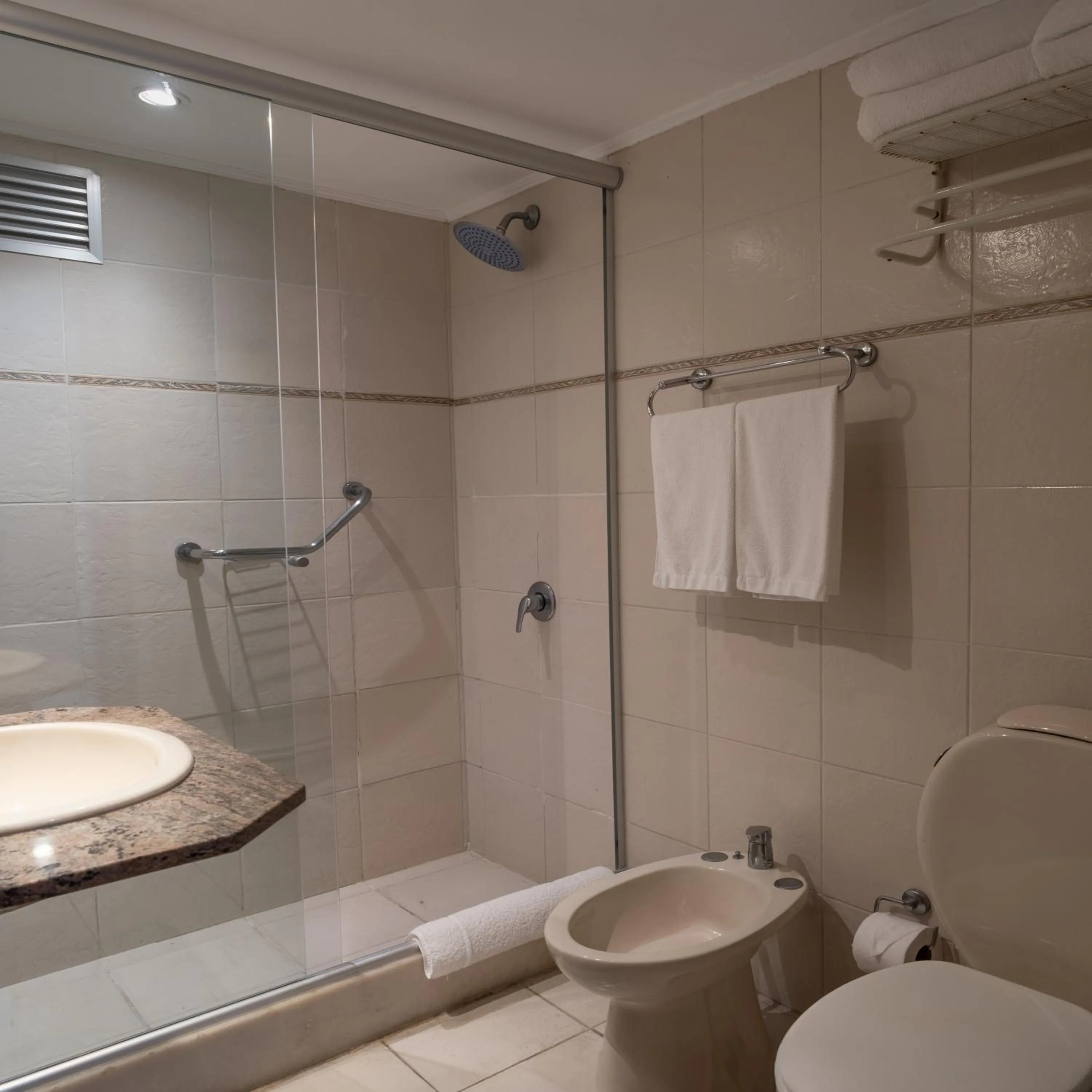 Golden Beach Resort & Spa