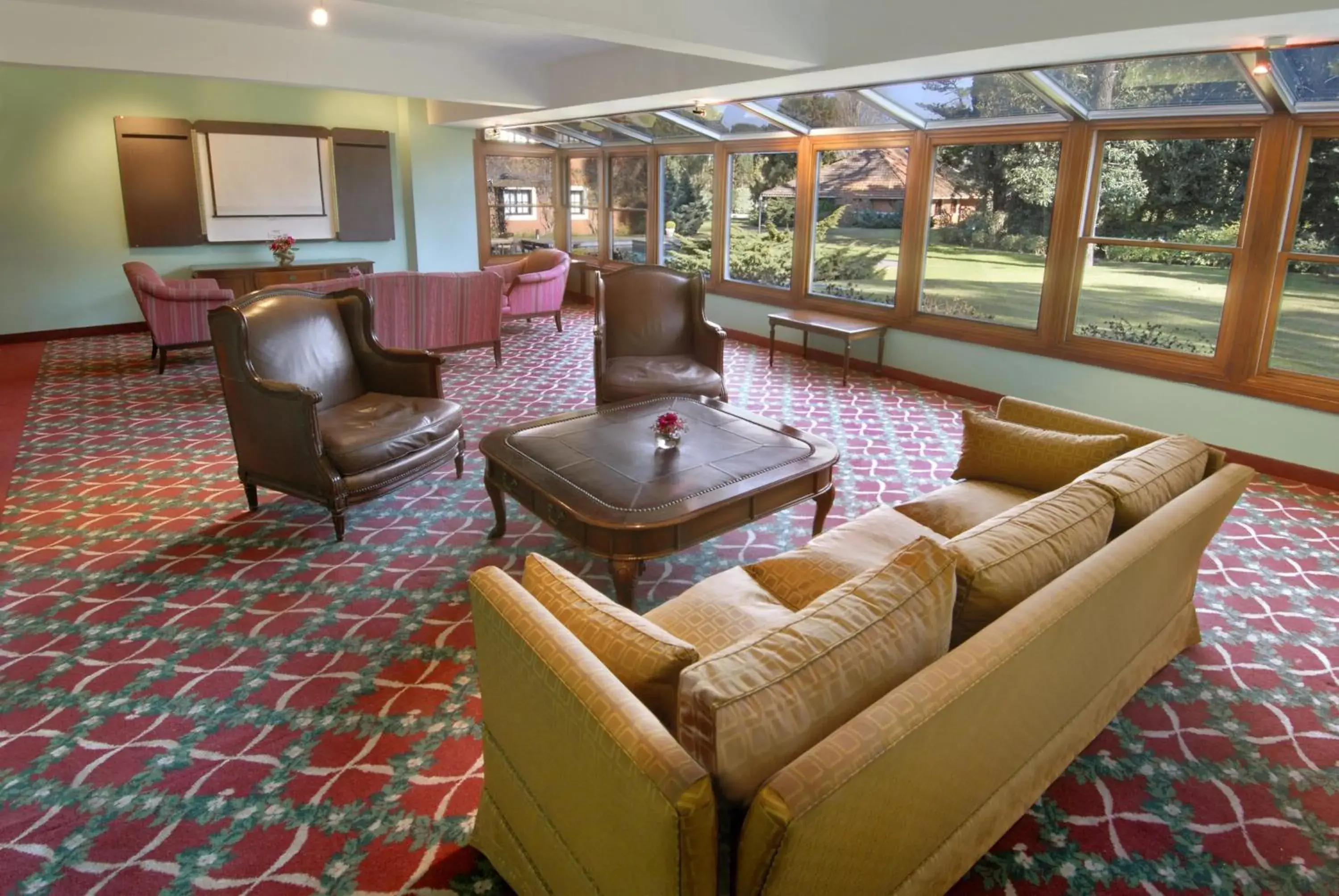 Lounge or bar in Barradas Parque Hotel & Spa Lounge or bar in Barradas Parque Hotel & Spa