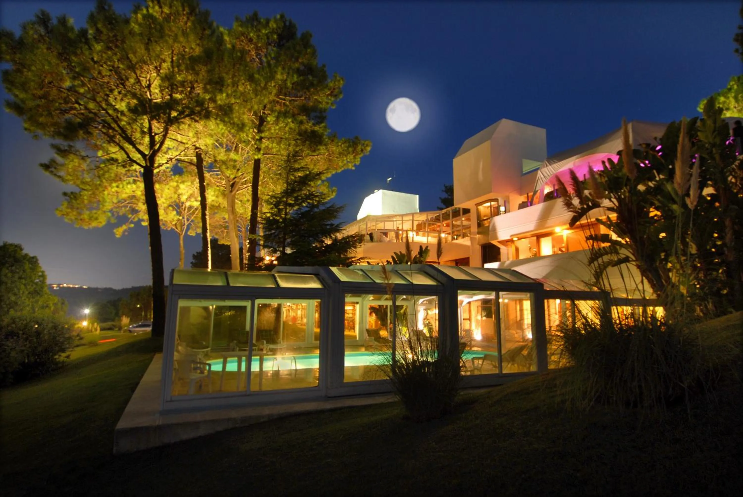 Facade/entrance in Hotel del Lago Golf & Art Resort