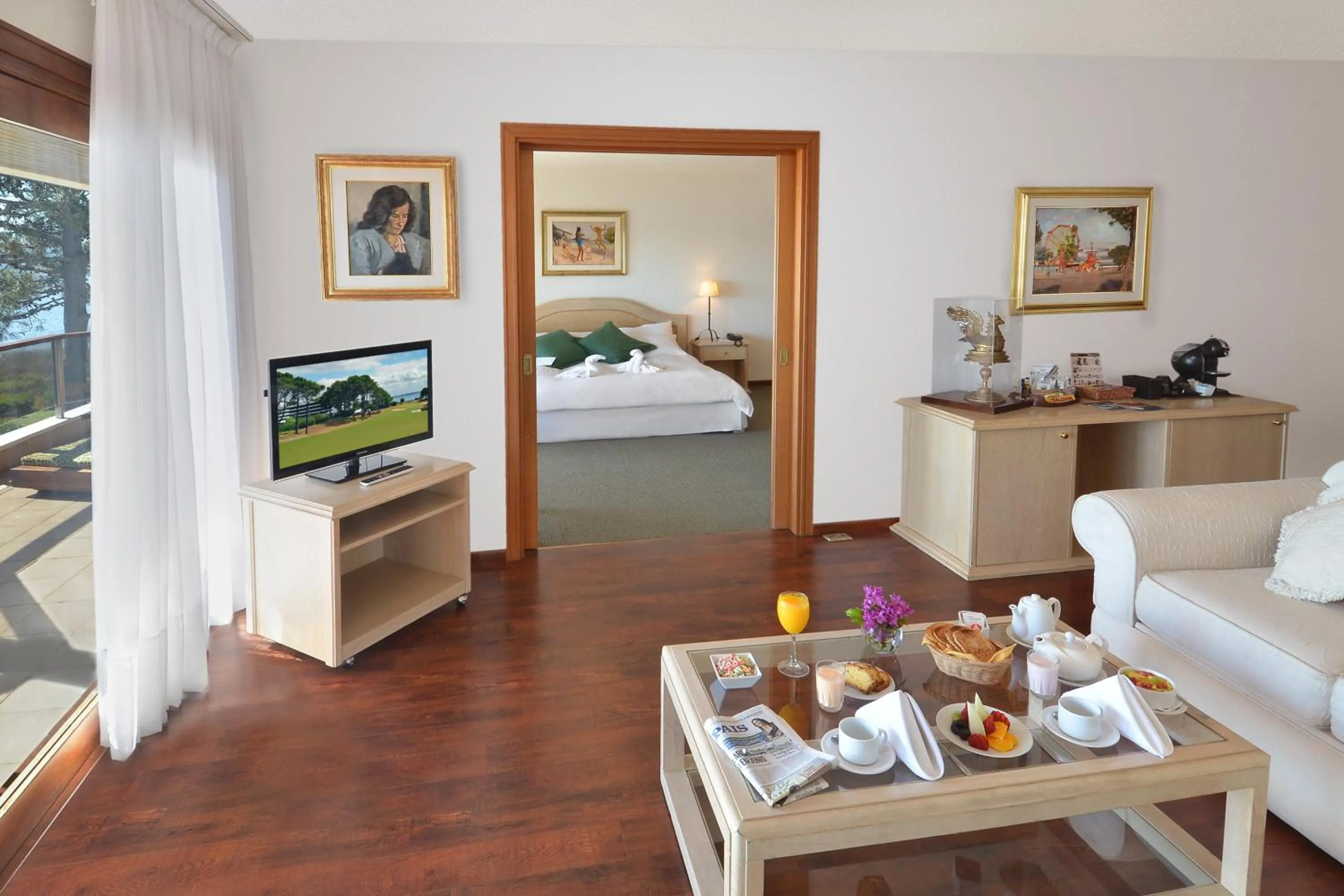 Photo of the whole room, Bed in Hotel del Lago Golf & Art Resort