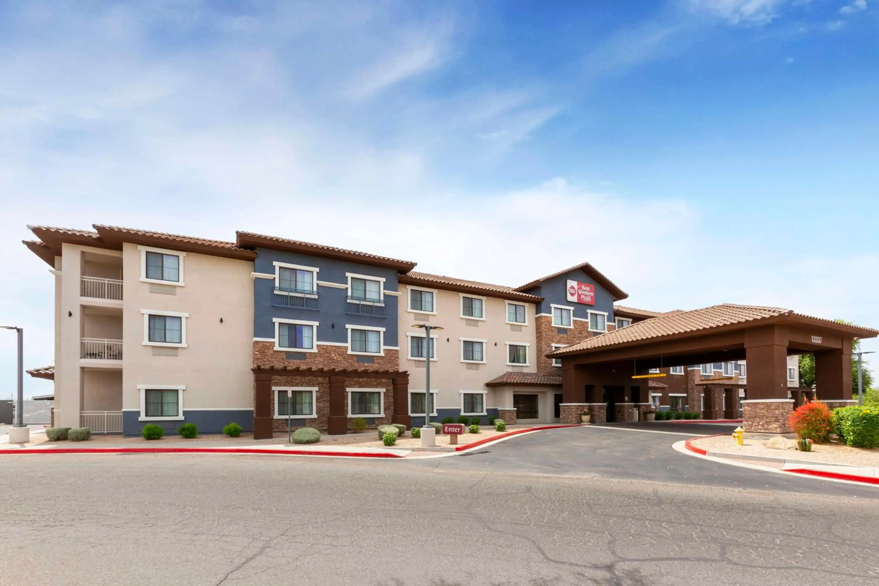 Property building in Best Western Plus Surprise-Phoenix NW