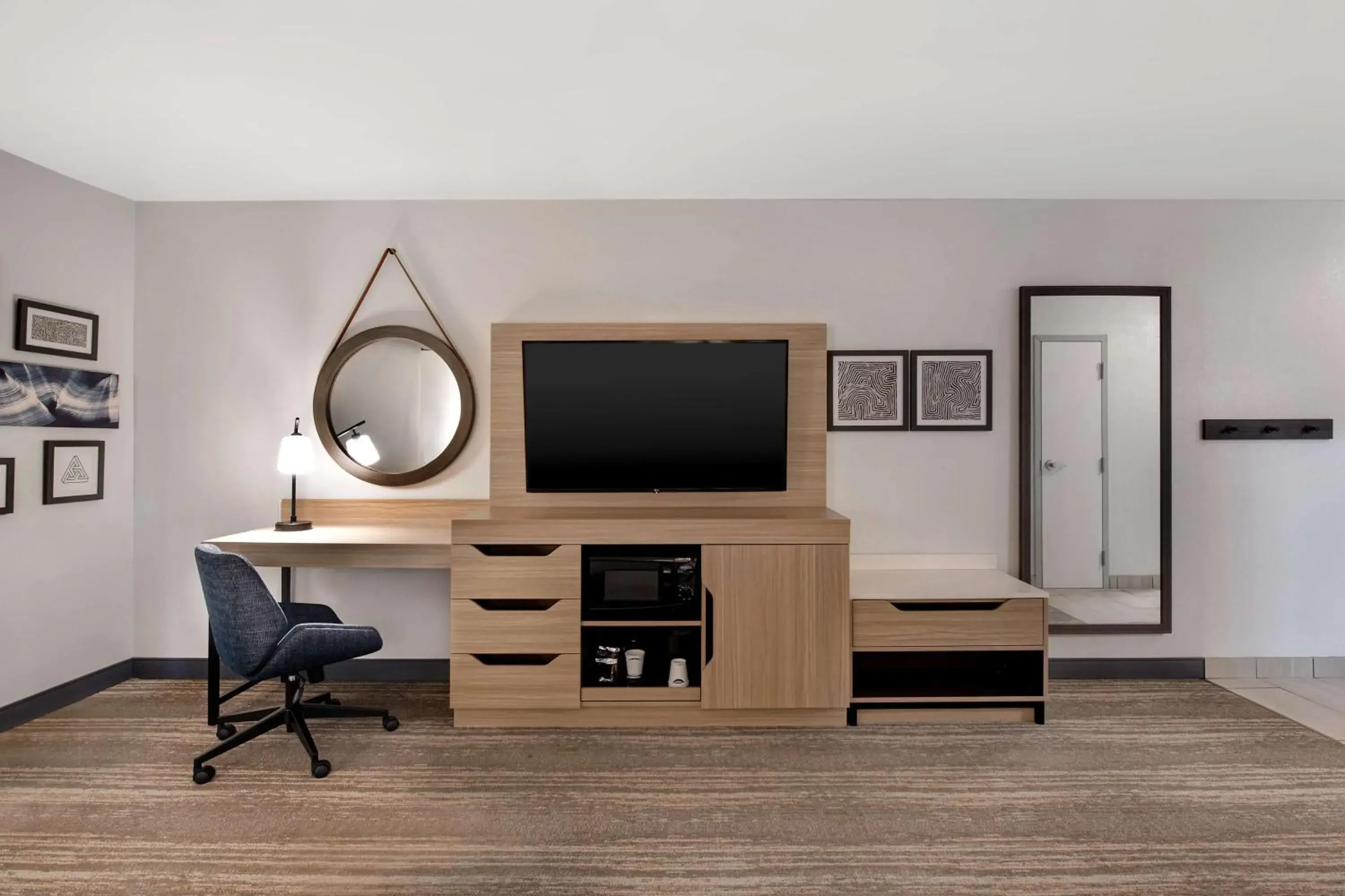 Bedroom in Hampton Inn Easley Bedroom in Hampton Inn Easley