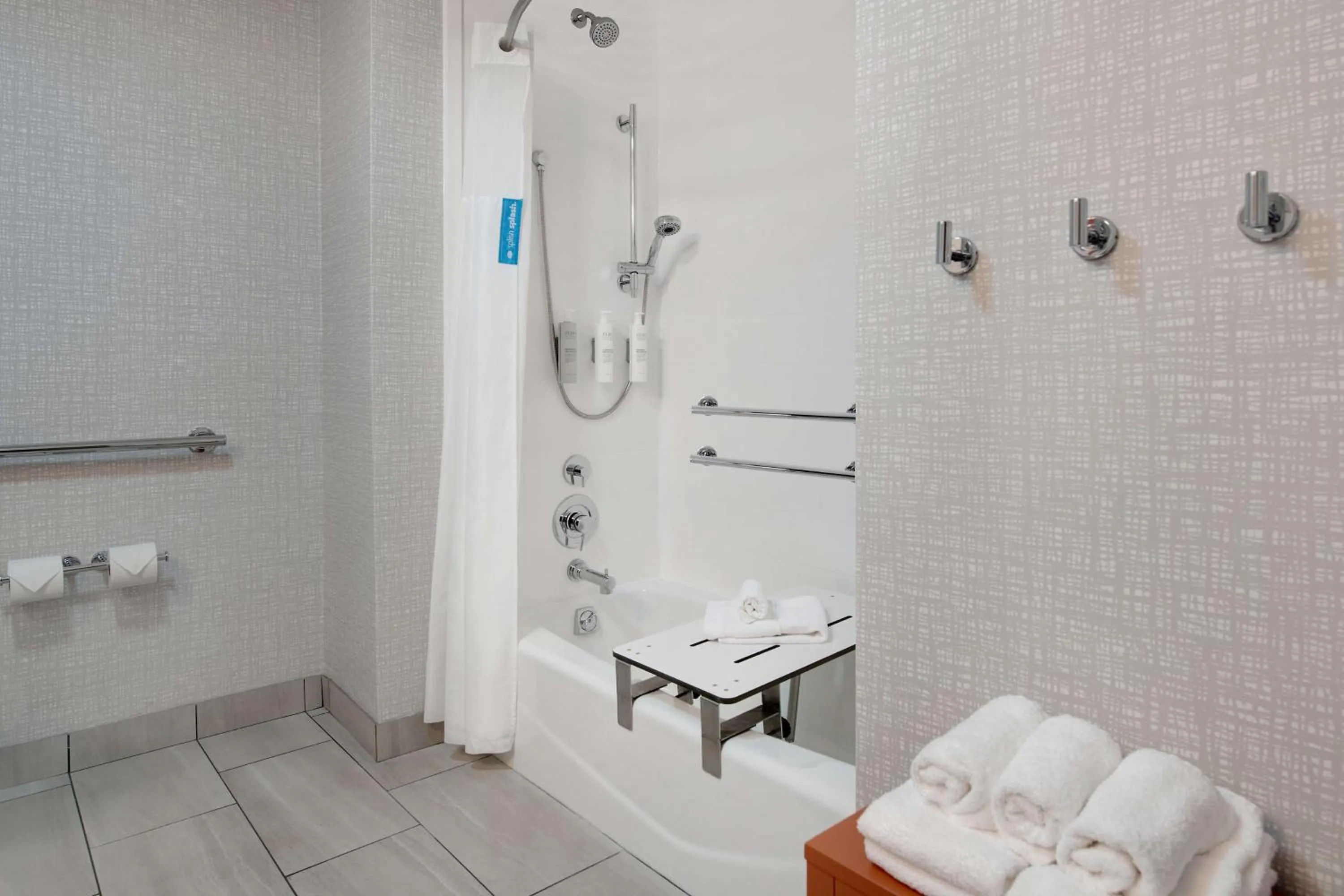 Bathroom in Hampton Inn Easley