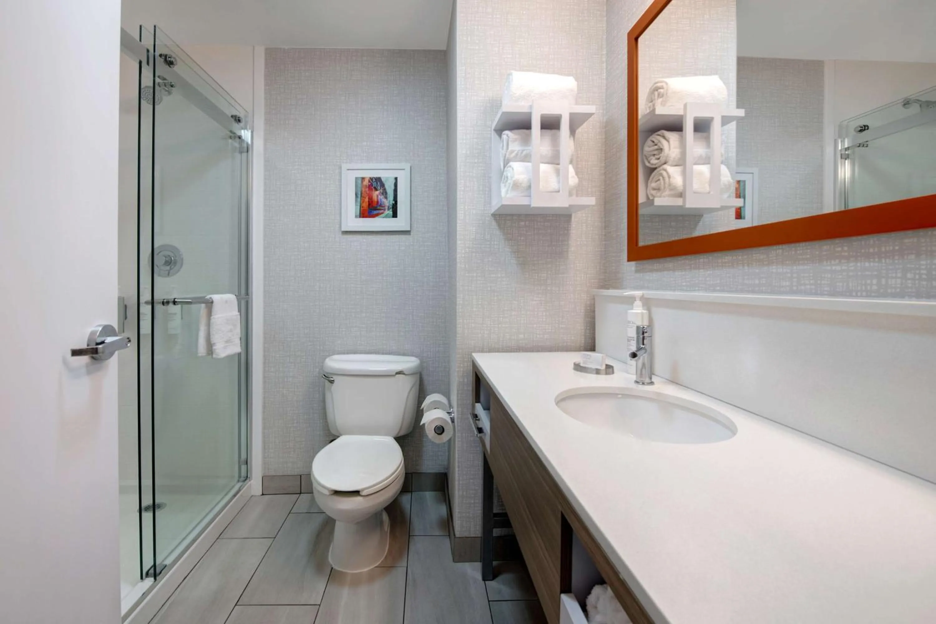 Bathroom in Hampton Inn Easley