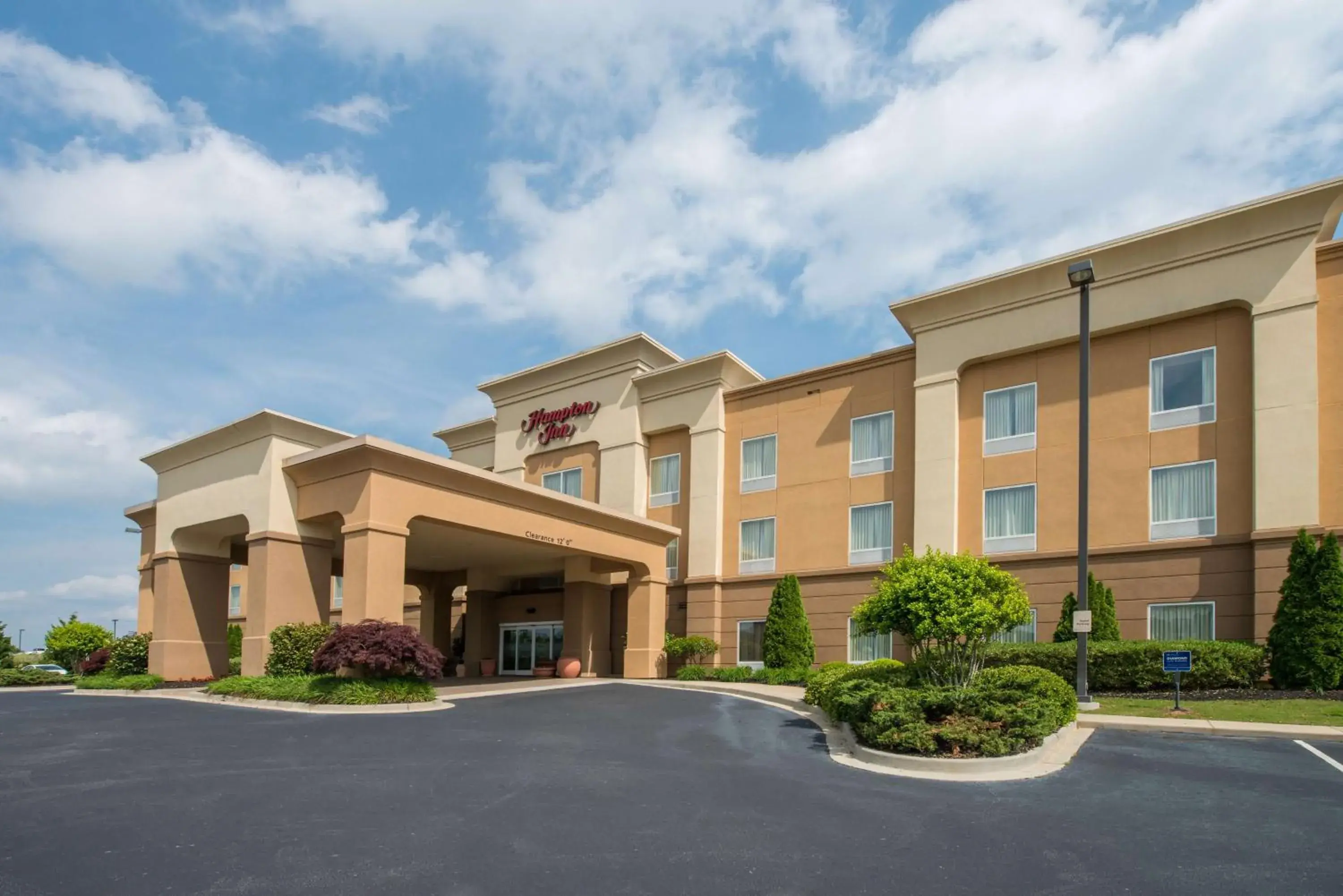 Property building in Hampton Inn Easley Property building in Hampton Inn Easley