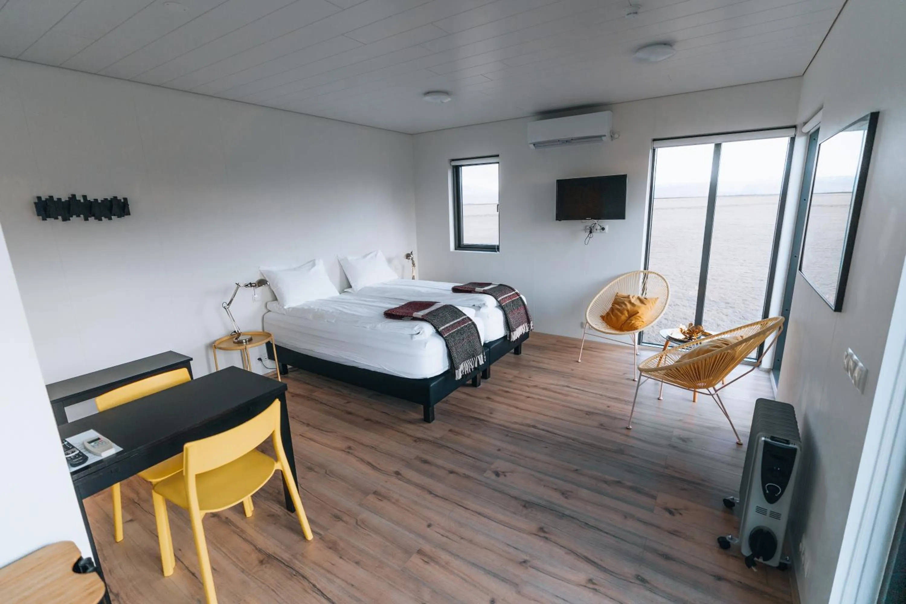 Property building, Bed in Brú Guesthouse