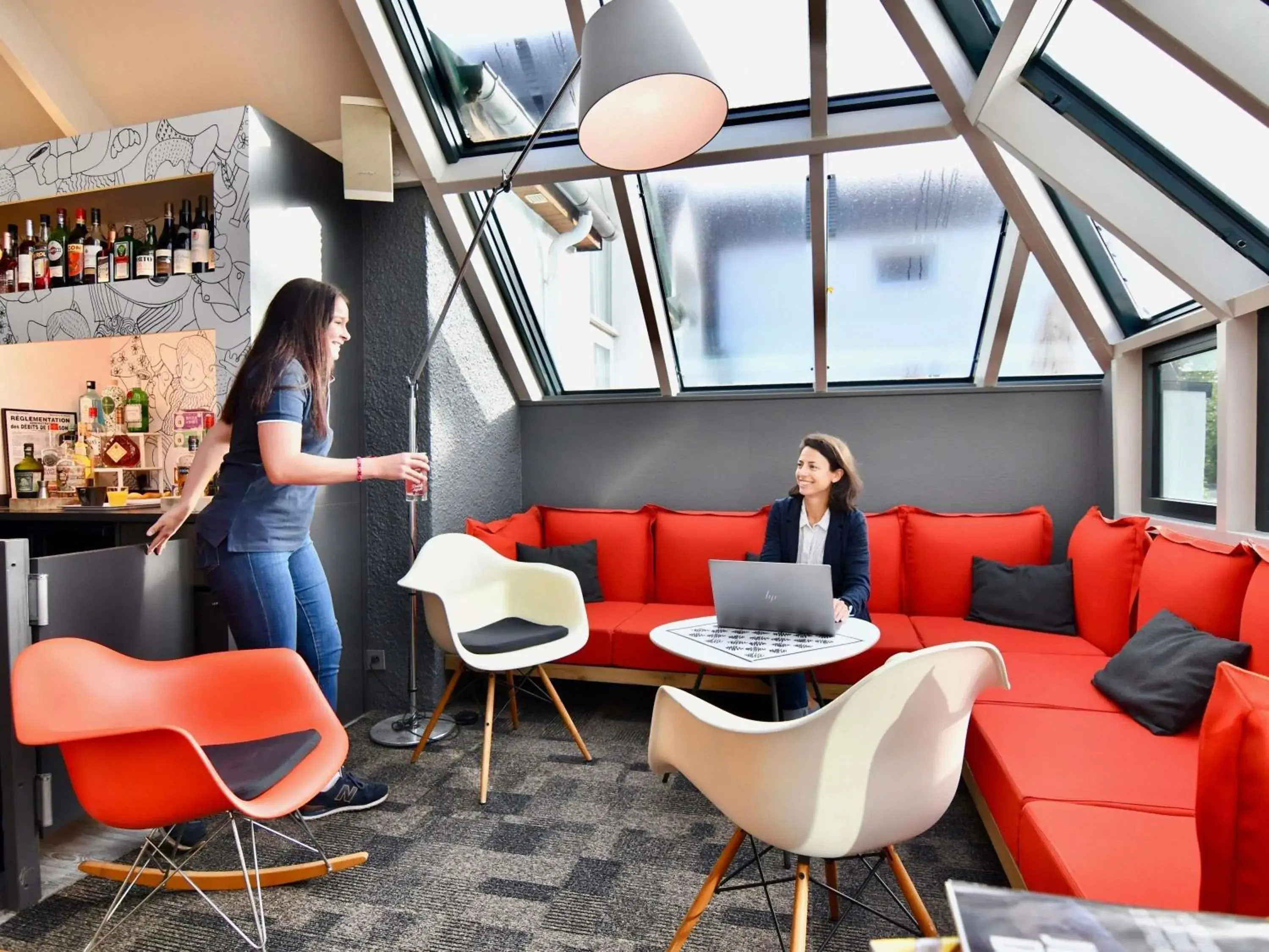 Lounge or bar in ibis Brest Kergaradec Lounge or bar in ibis Brest Kergaradec