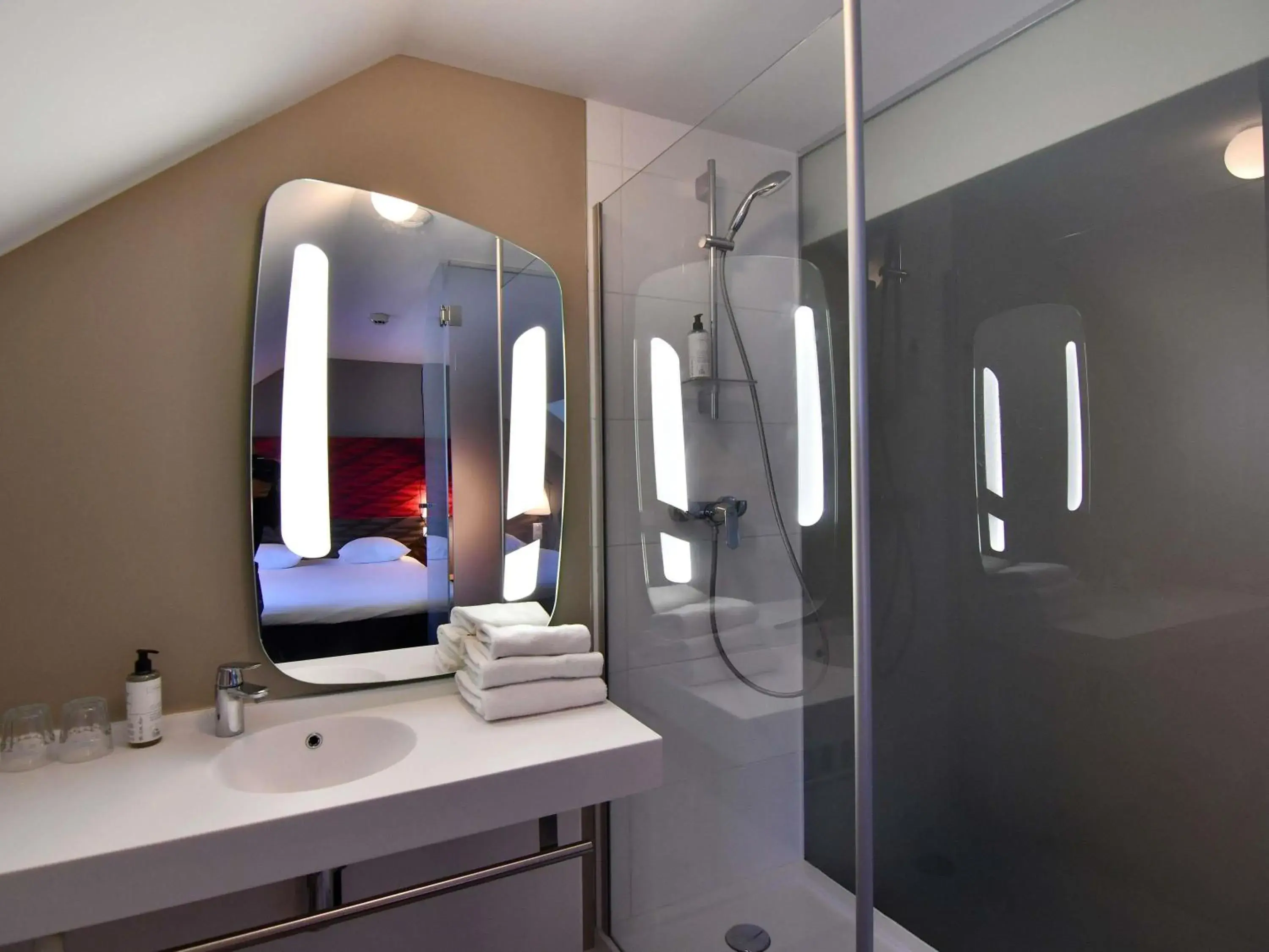 Bedroom in ibis Brest Kergaradec Bedroom in ibis Brest Kergaradec