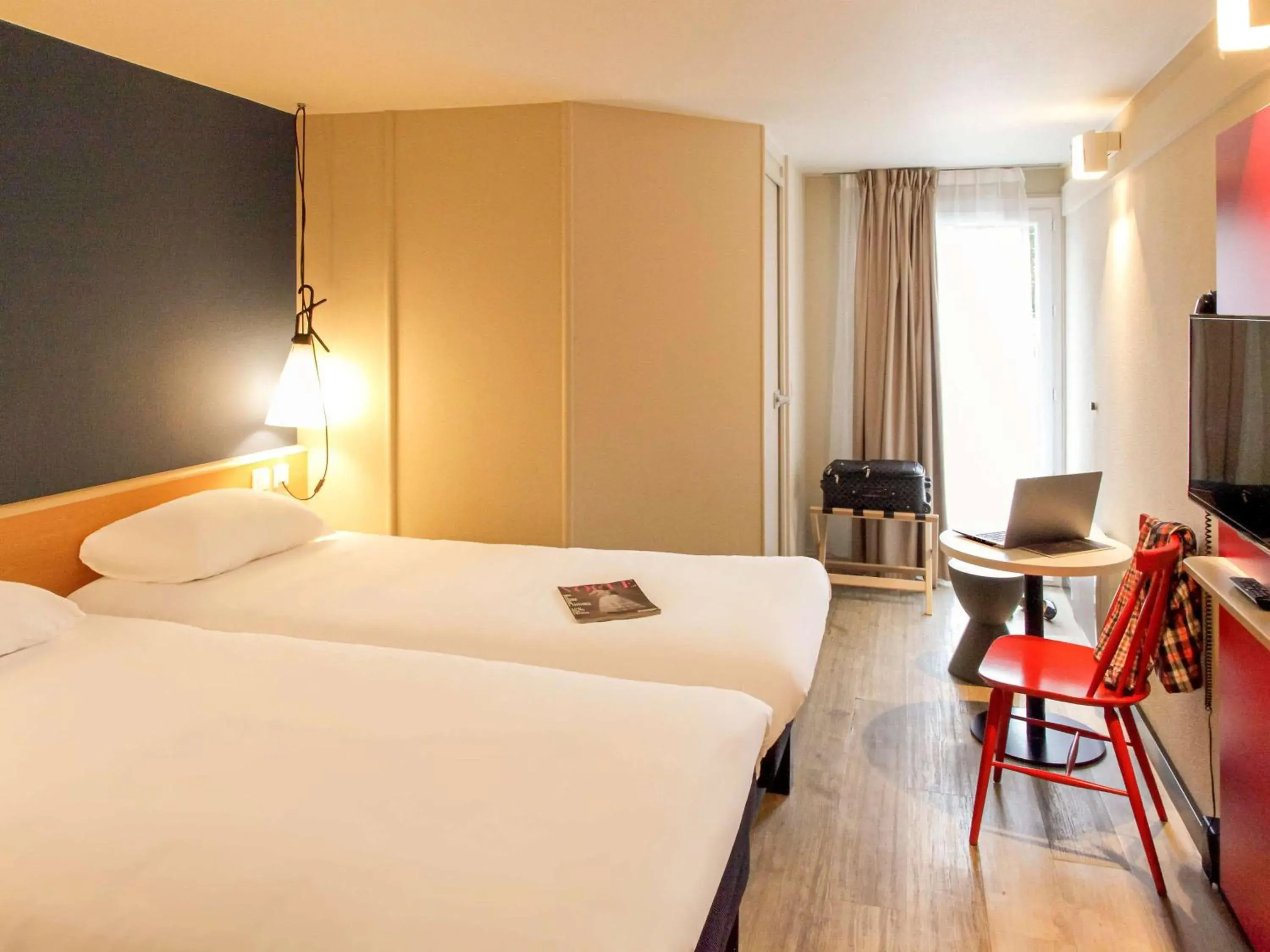 Photo of the whole room, Bed in ibis Brest Kergaradec Photo of the whole room, Bed in ibis Brest Kergaradec