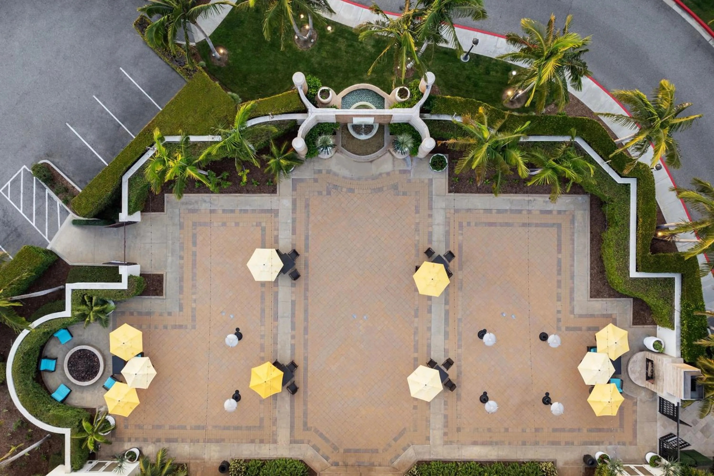Meeting/conference room in Renaissance Newport Beach Hotel