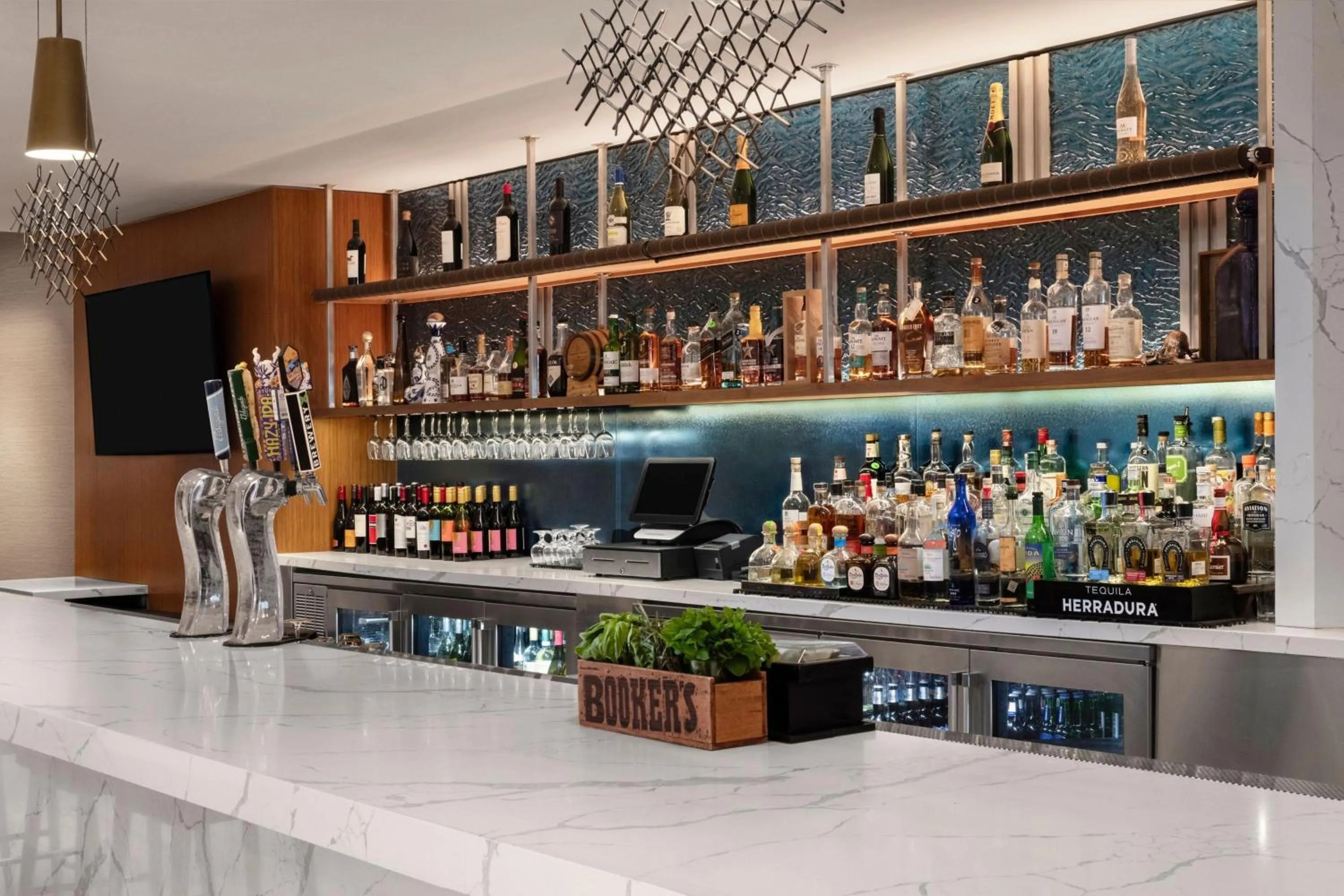 Lounge or bar in Renaissance Newport Beach Hotel