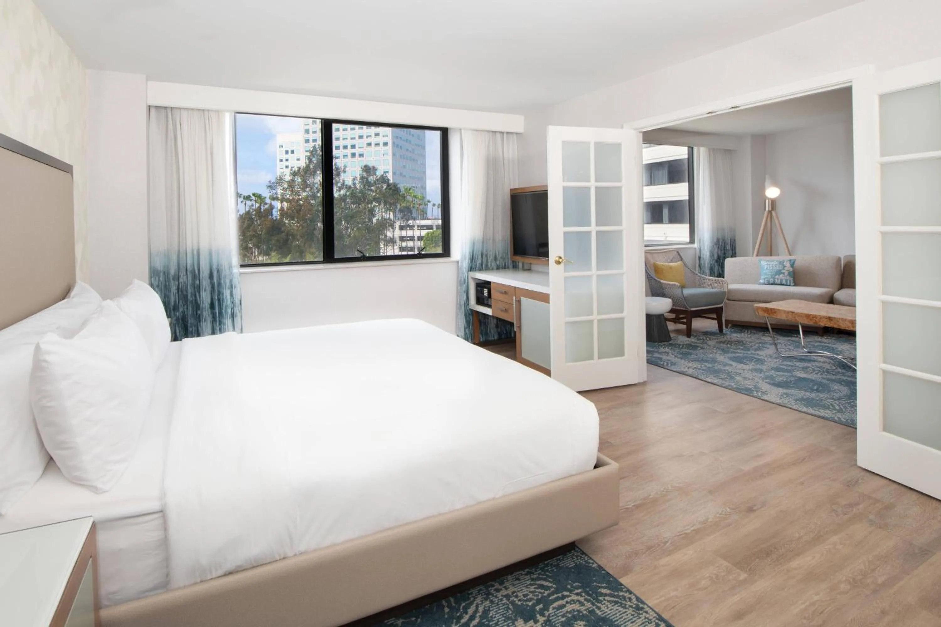 Bedroom, Bed in Renaissance Newport Beach Hotel