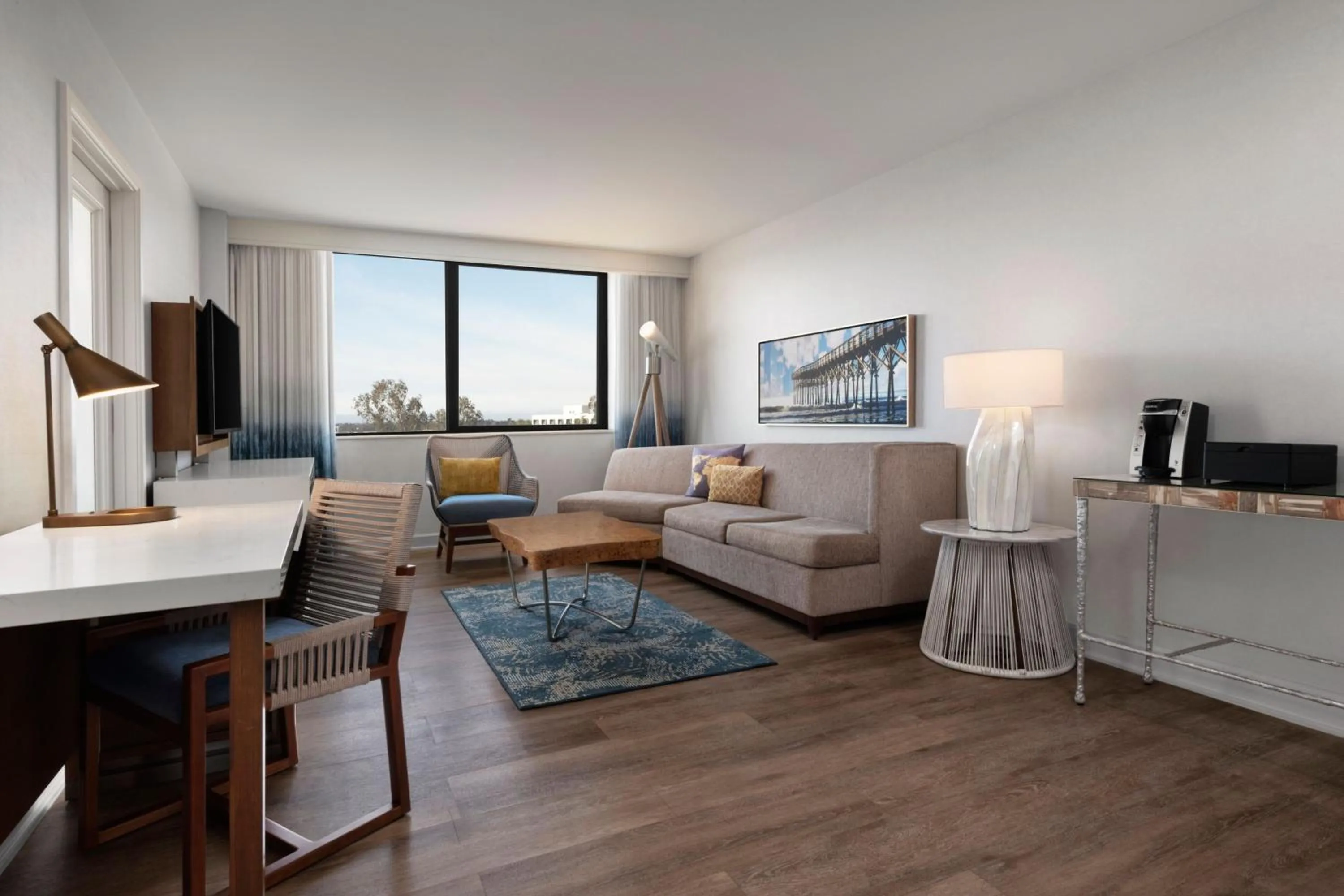 Living room in Renaissance Newport Beach Hotel