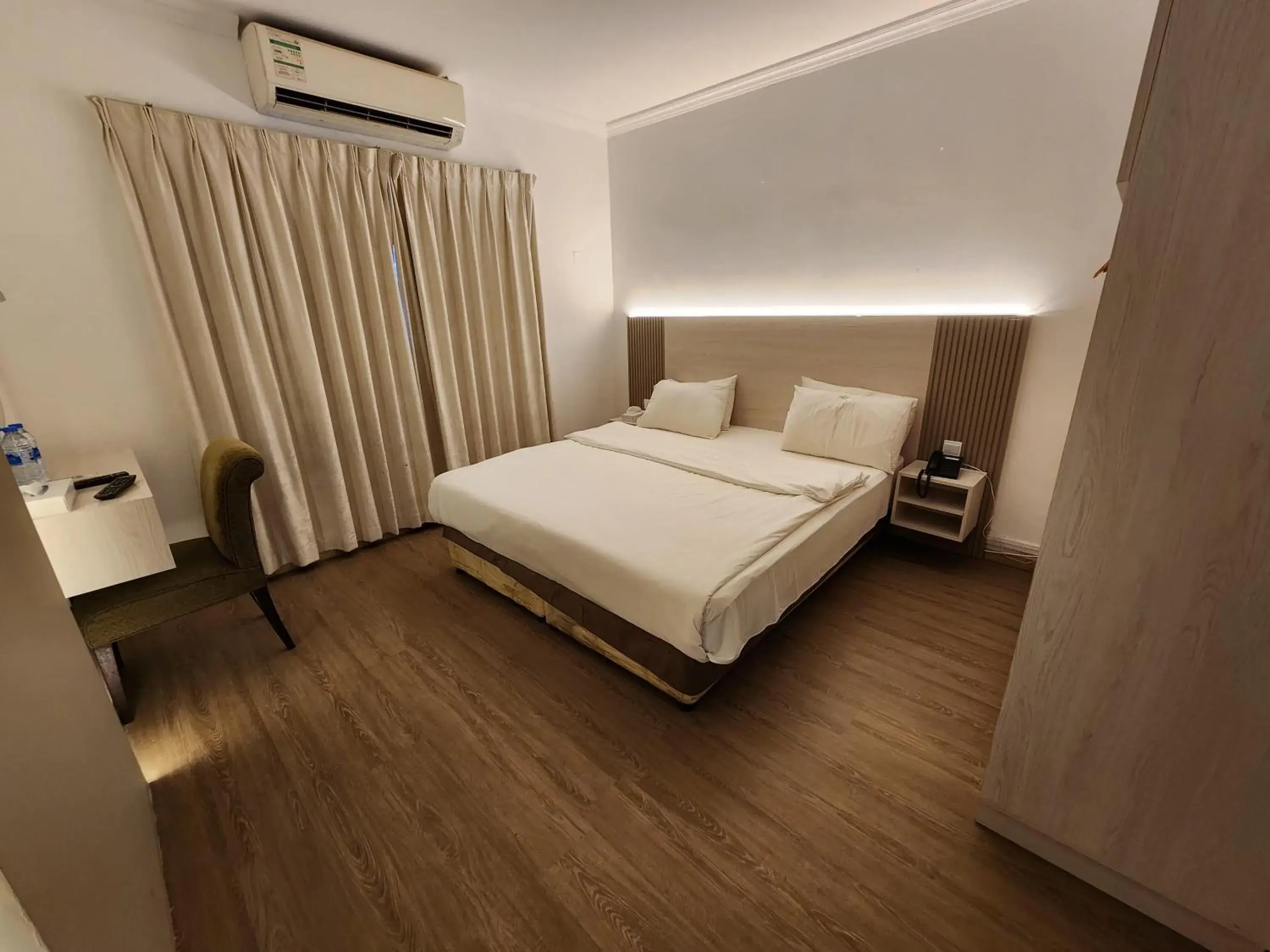 Bed in Sharjah International Airport Hotel Bed in Sharjah International Airport Hotel