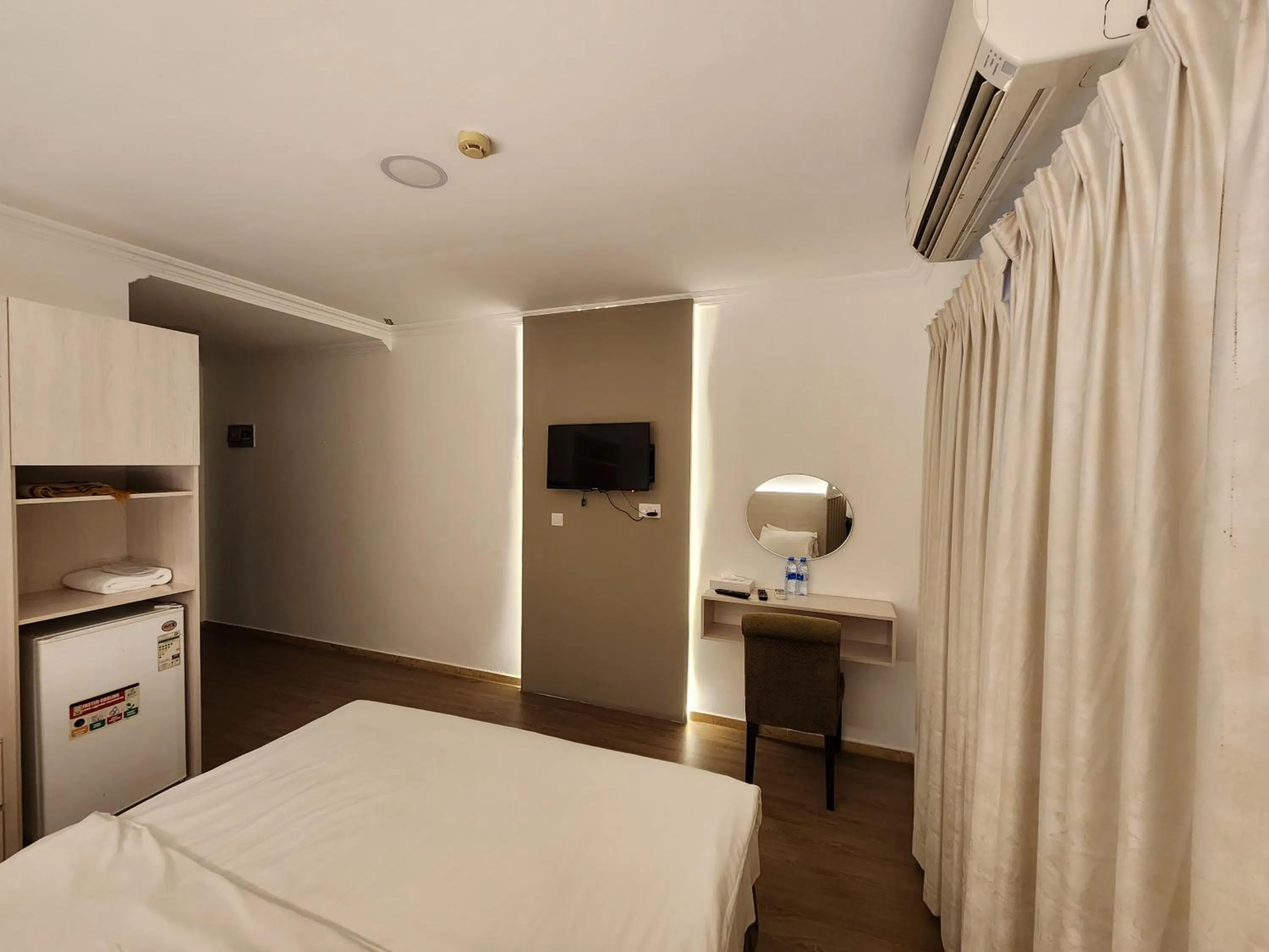 Bed in Sharjah International Airport Hotel