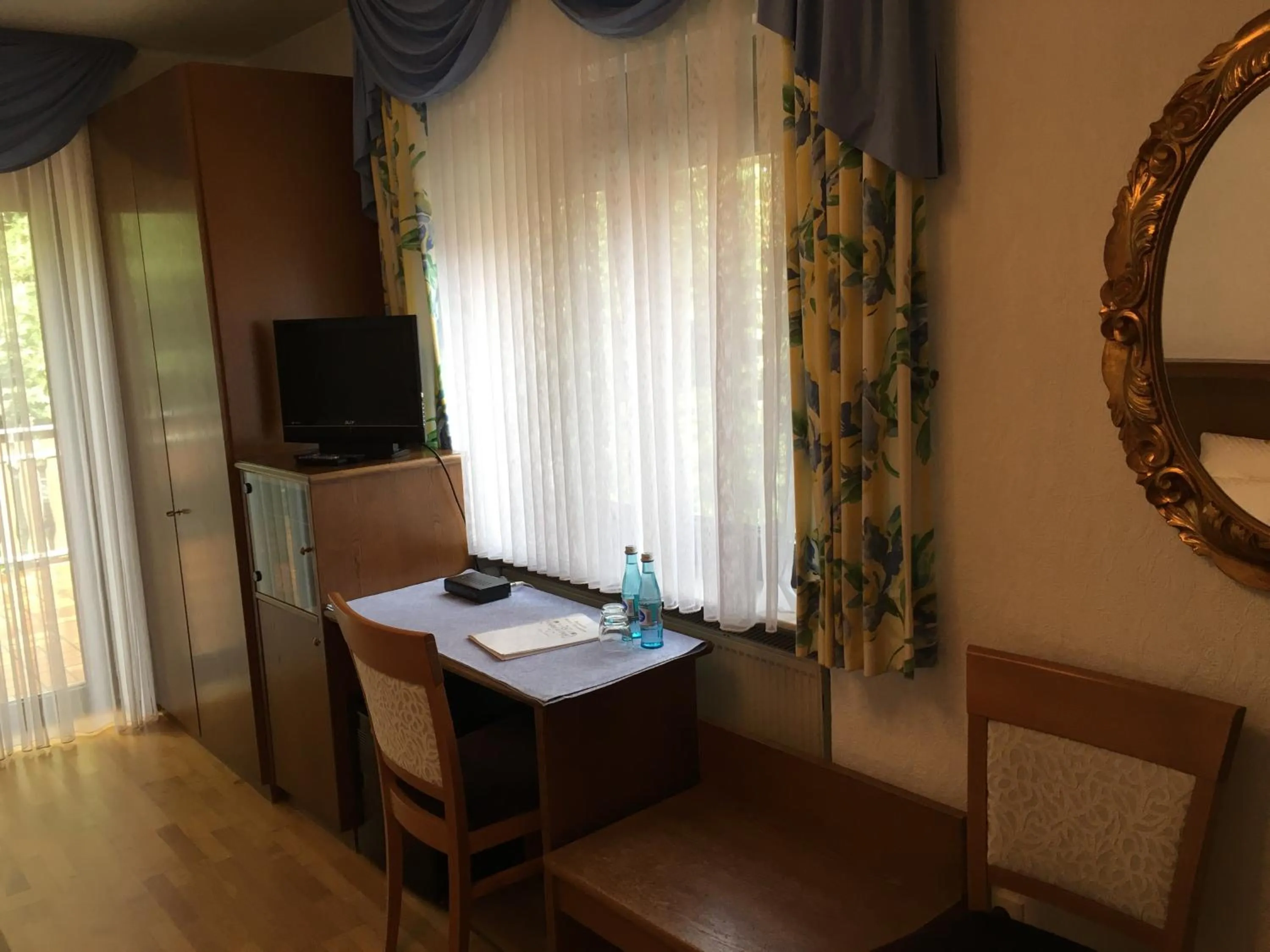 TV and multimedia in Gasthof zur Sonne Winzenhohl