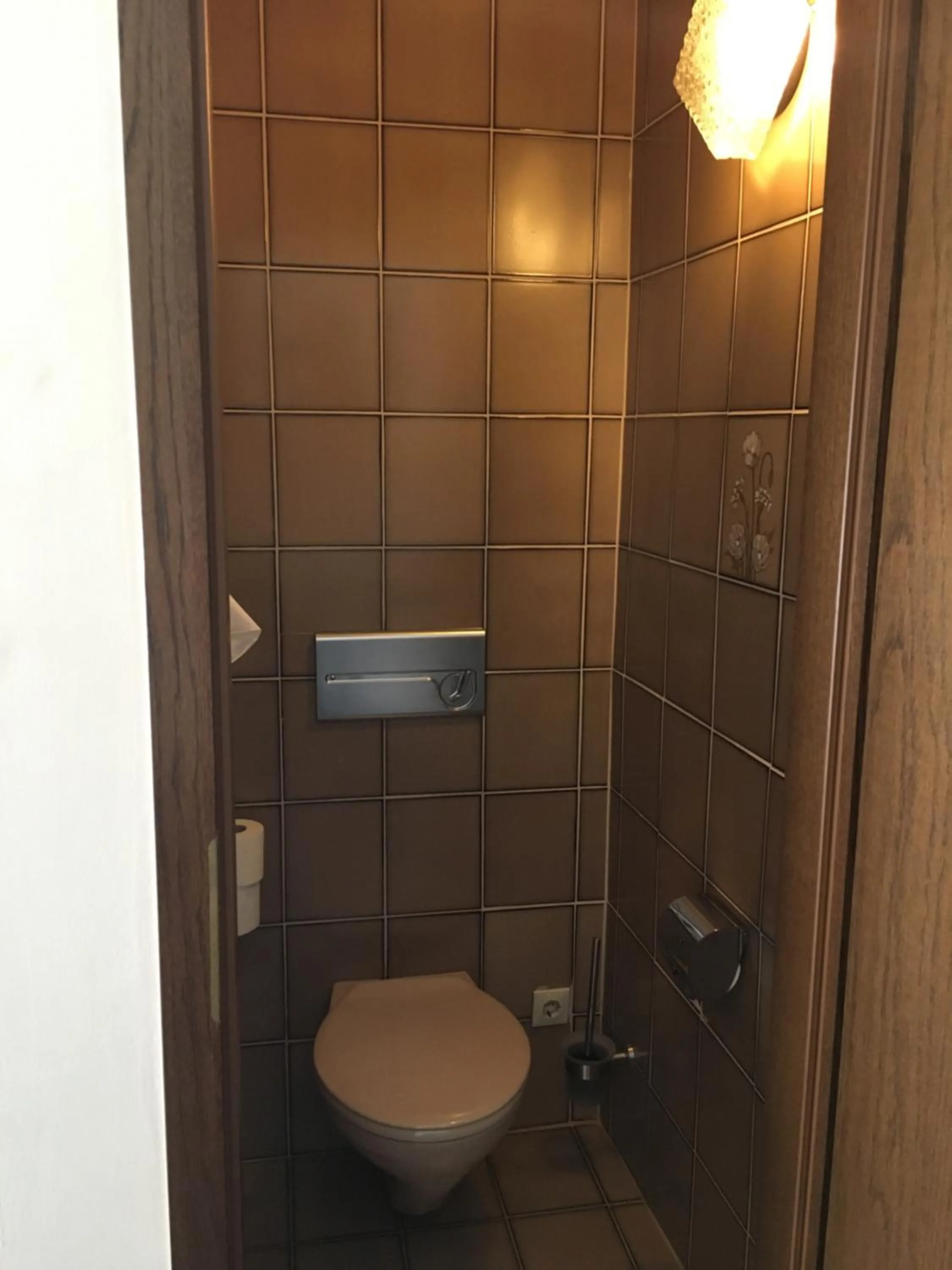 Toilet in Gasthof zur Sonne Winzenhohl