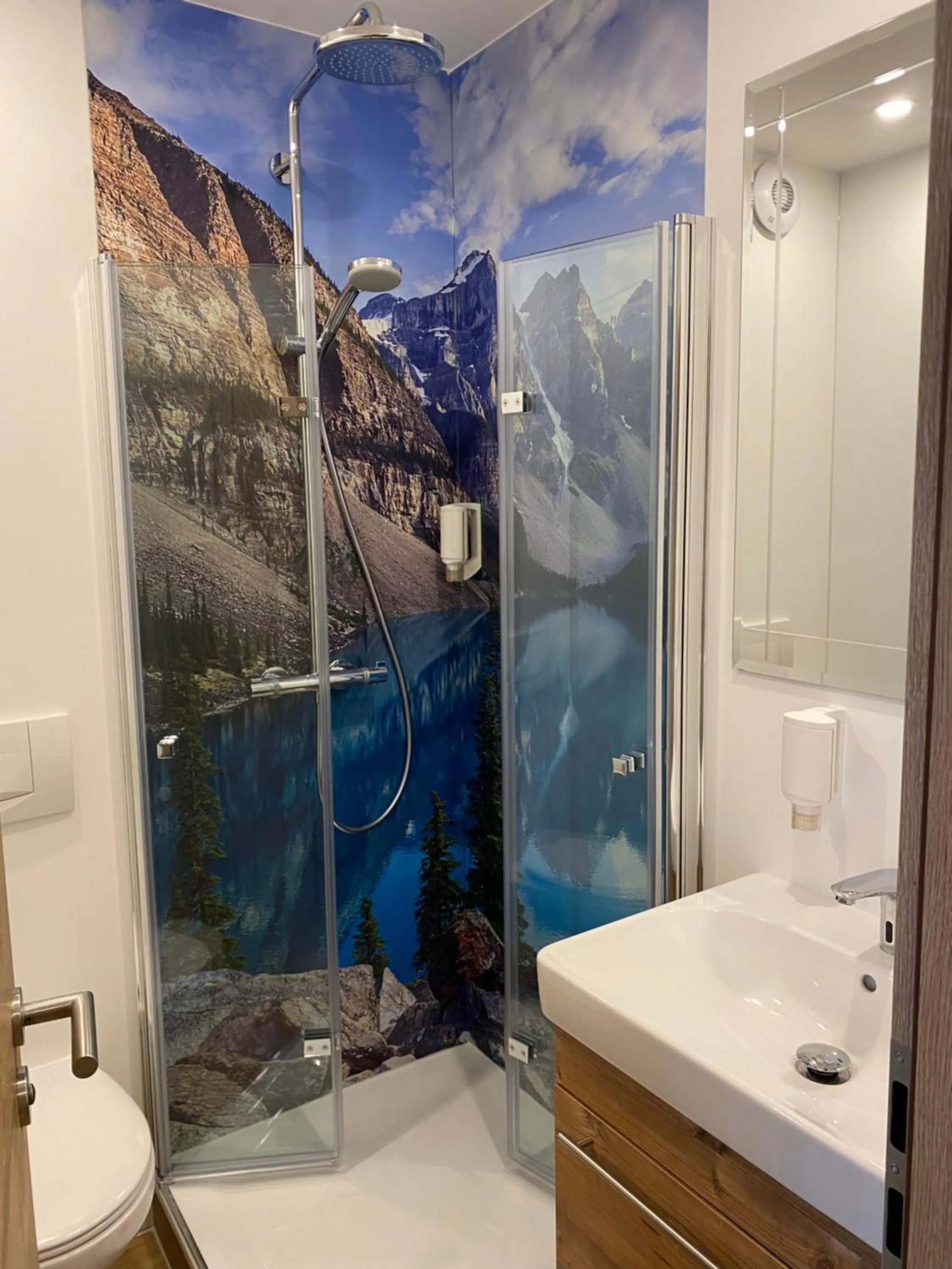 Shower in Gasthof zur Sonne Winzenhohl