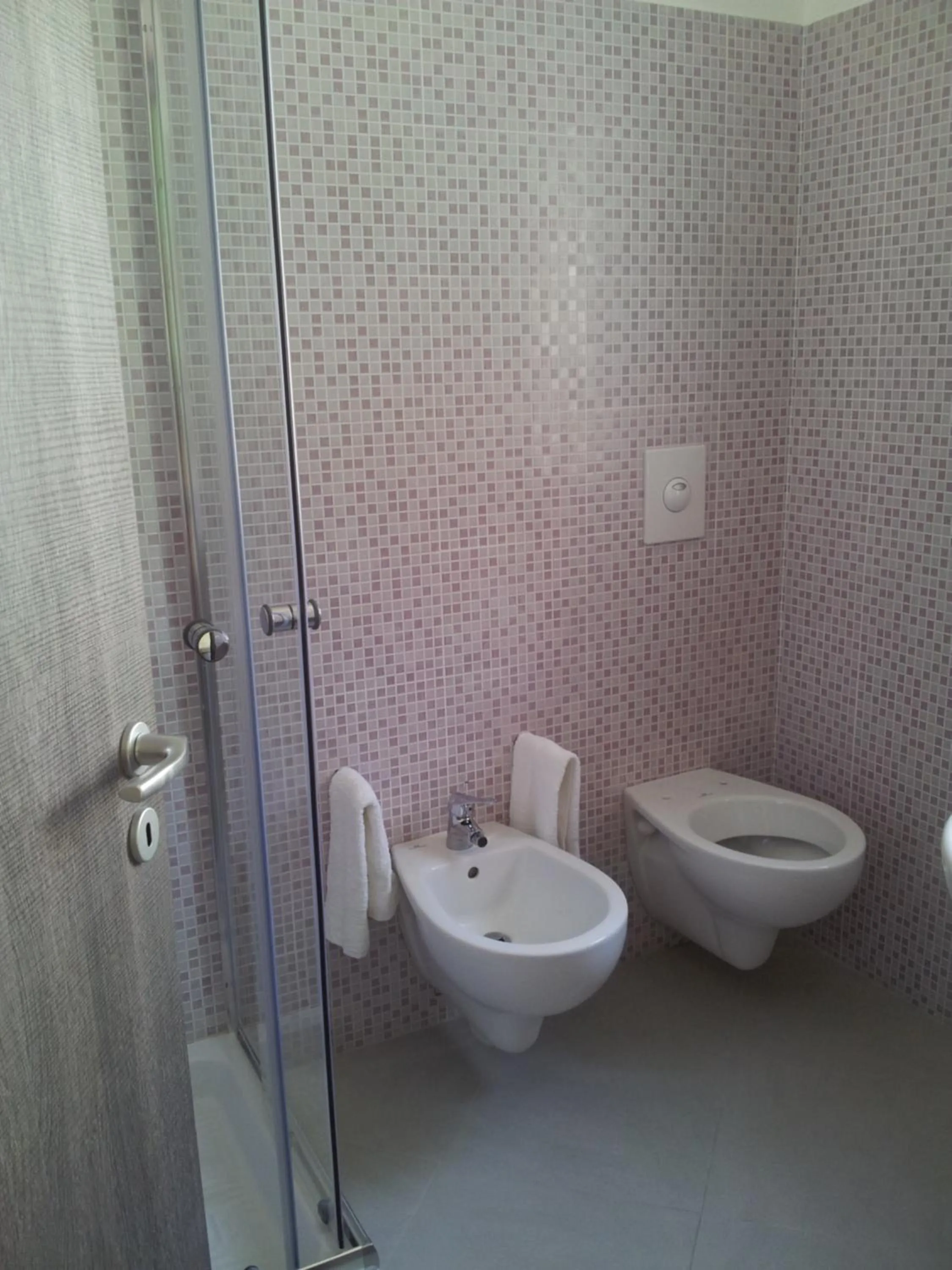 Bathroom in Hotel Rodian