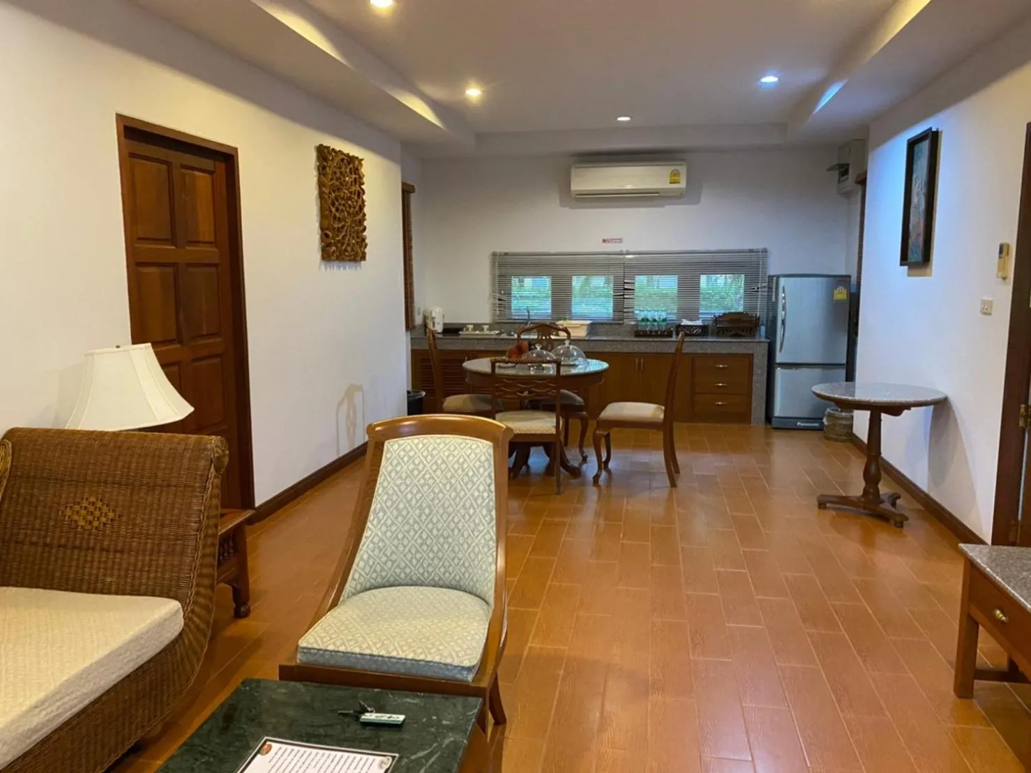 Dining area in Sailom Resort Bangsaphan