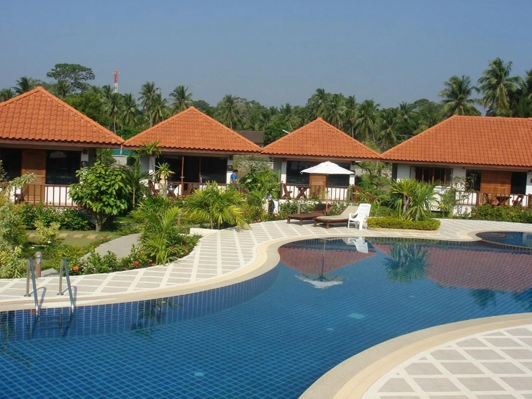 Swimming pool in Sailom Resort Bangsaphan