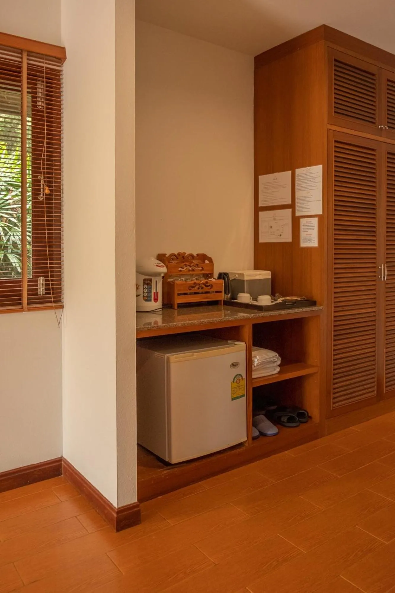 minibar in Sailom Resort Bangsaphan