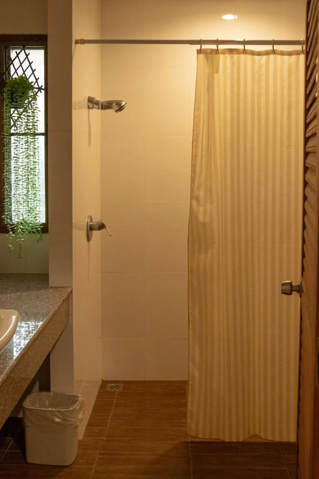 Bathroom in Sailom Resort Bangsaphan