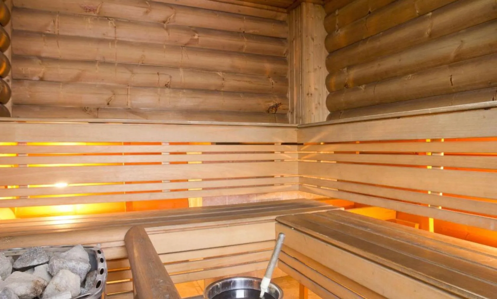 Sauna in Herald Suites Solana