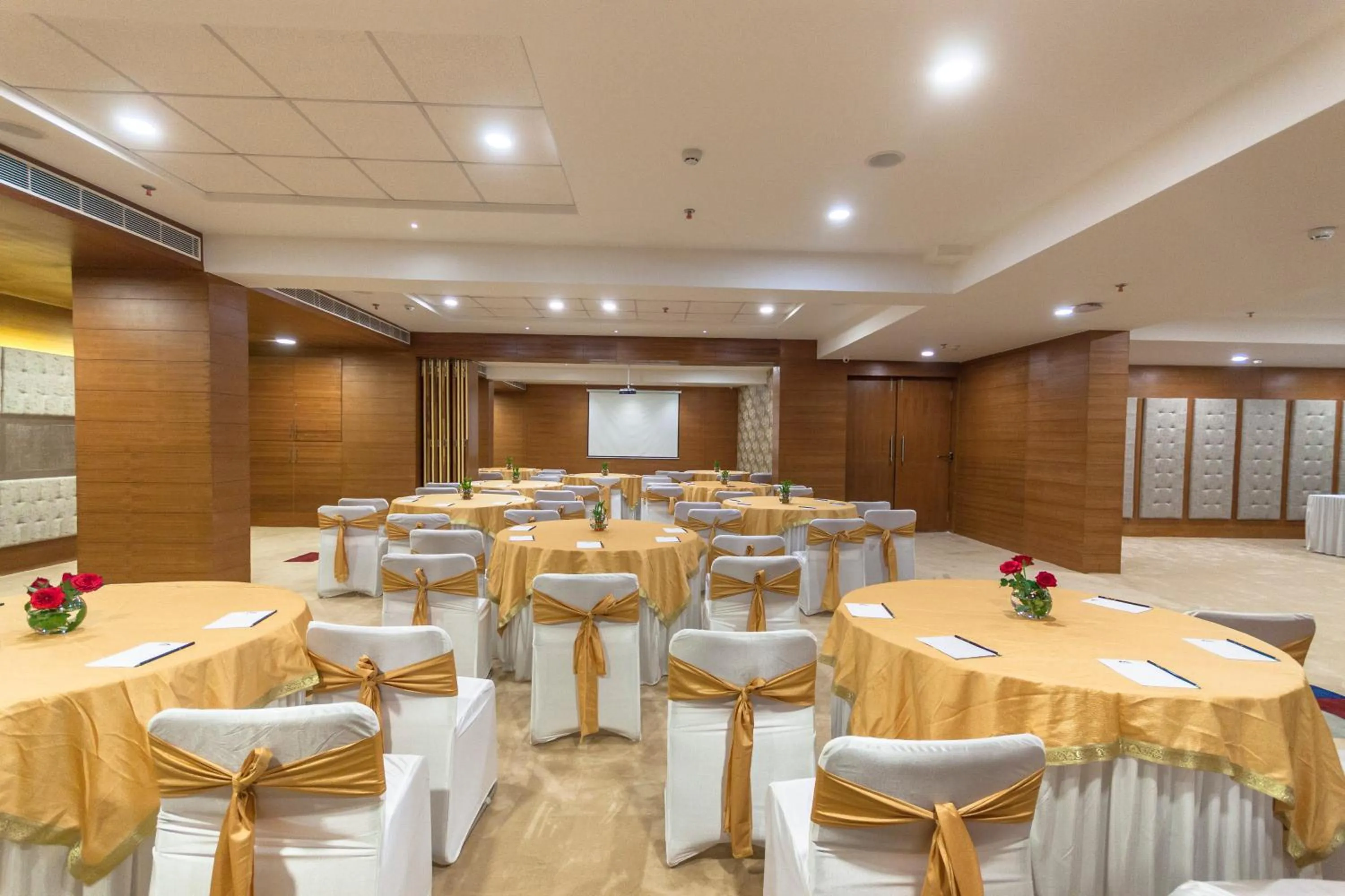 Banquet/Function facilities in Hotel Udai Median
