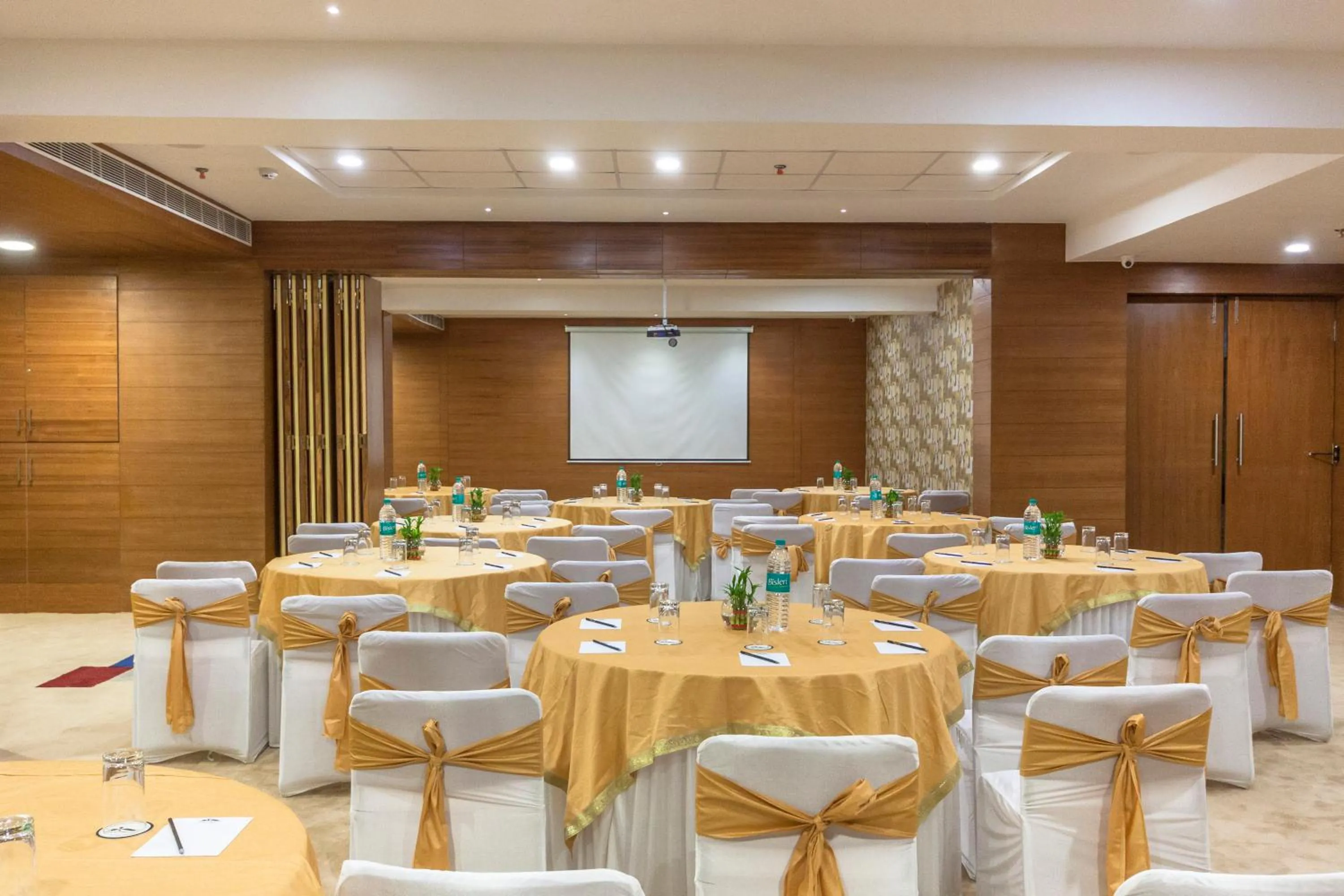 Banquet/Function facilities in Hotel Udai Median