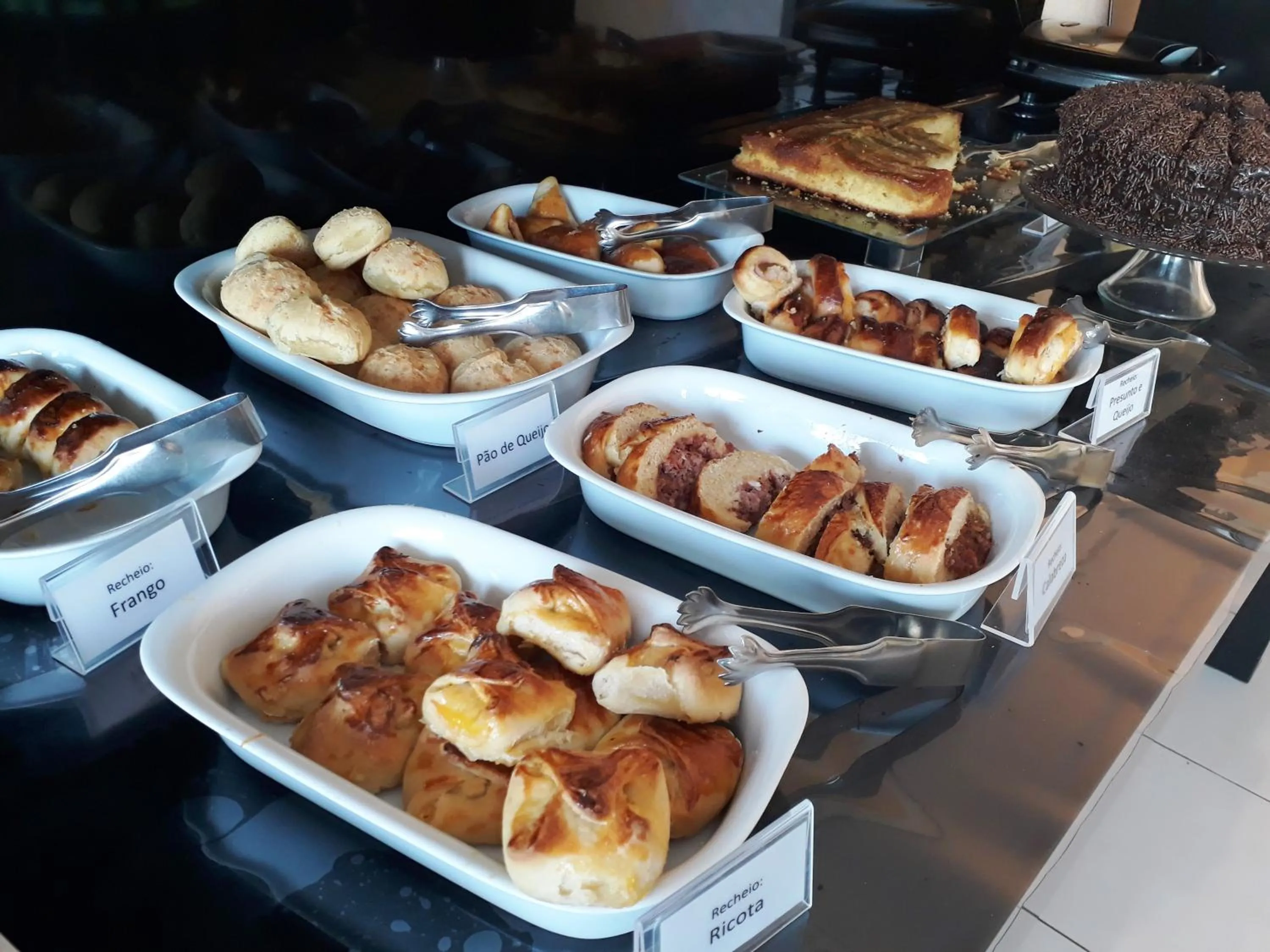 Continental breakfast in Cristal Palace Inn