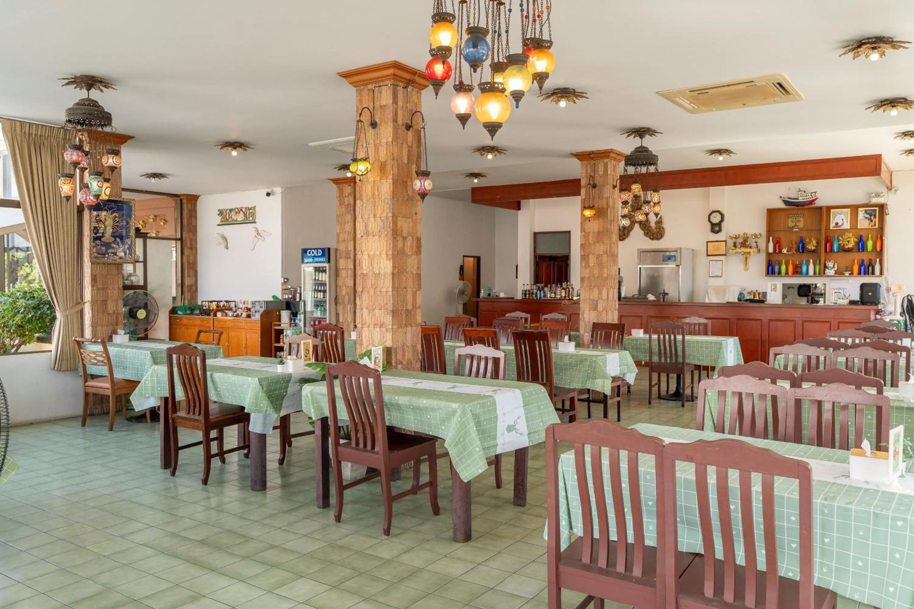 Restaurant/places to eat in Sirin Hotel Hua Hin