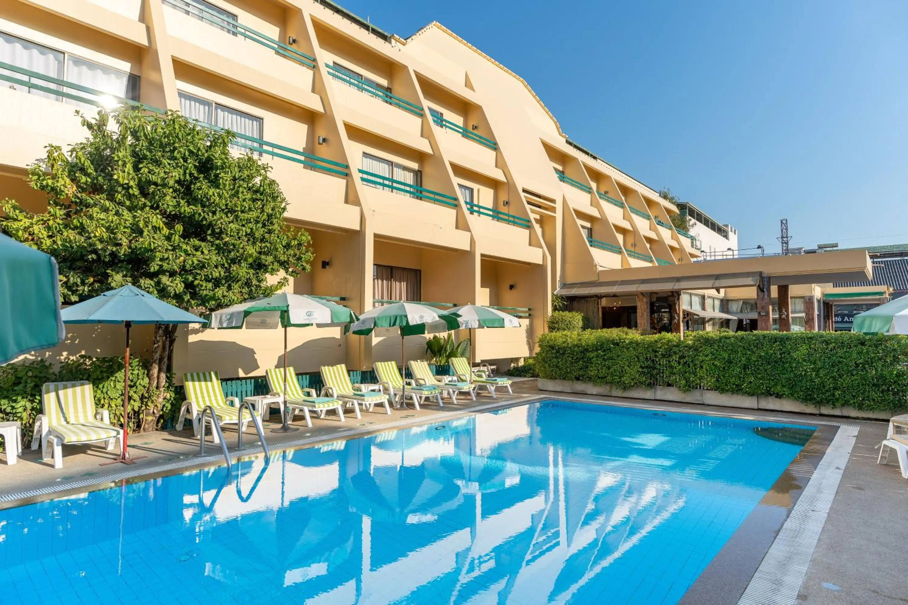 Swimming pool in Sirin Hotel Hua Hin