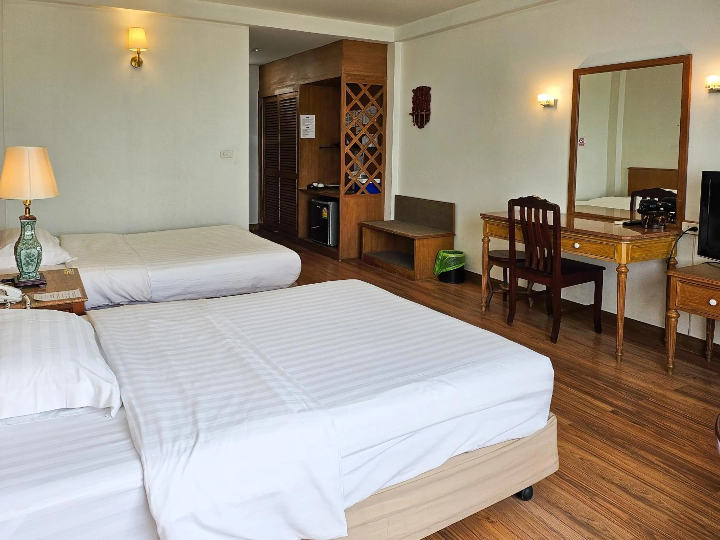 Bedroom, Bed in Sirin Hotel Hua Hin