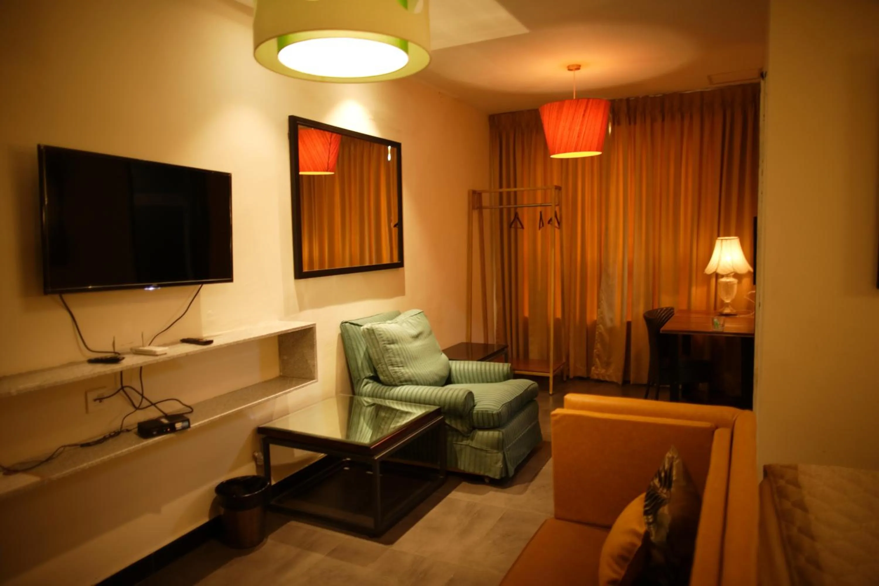 Living room in Hotel Villa Highnest - Oragadam -Sriperumbudur