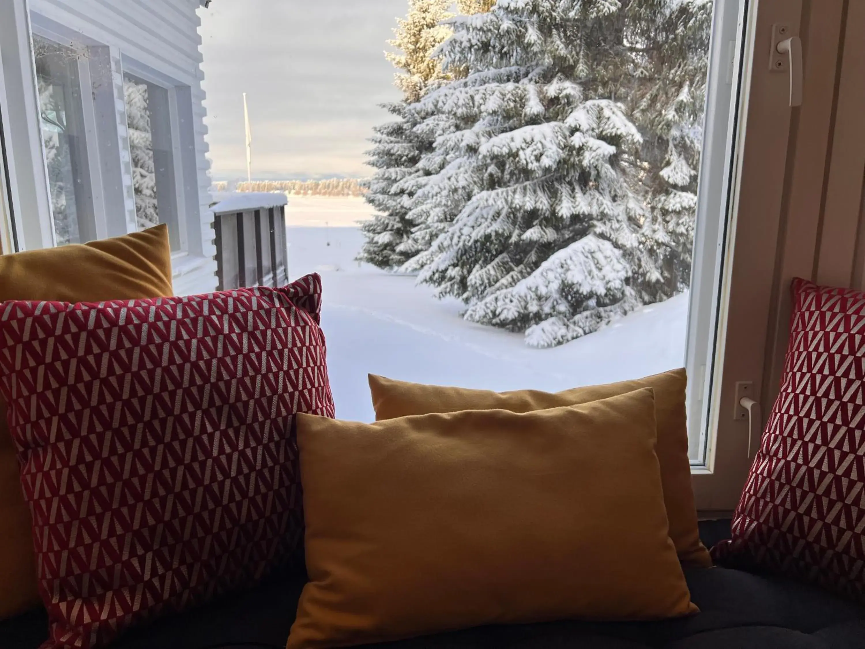 Superior Single Room with Lake View - single occupancy in Hotel Aateli Lakeside Superior Single Room with Lake View - single occupancy in Hotel Aateli Lakeside