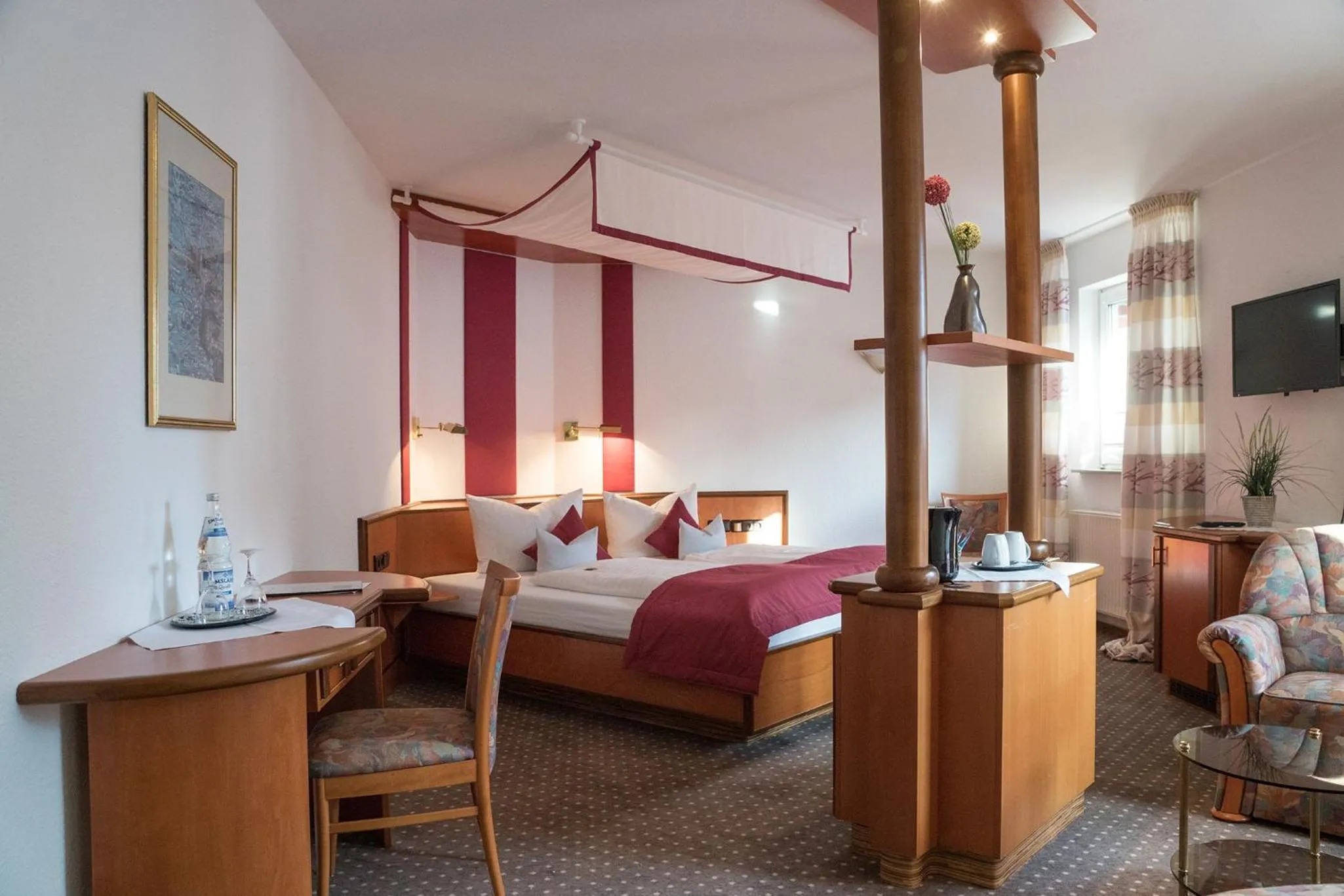 Bedroom, Bed in Hotel Chalet