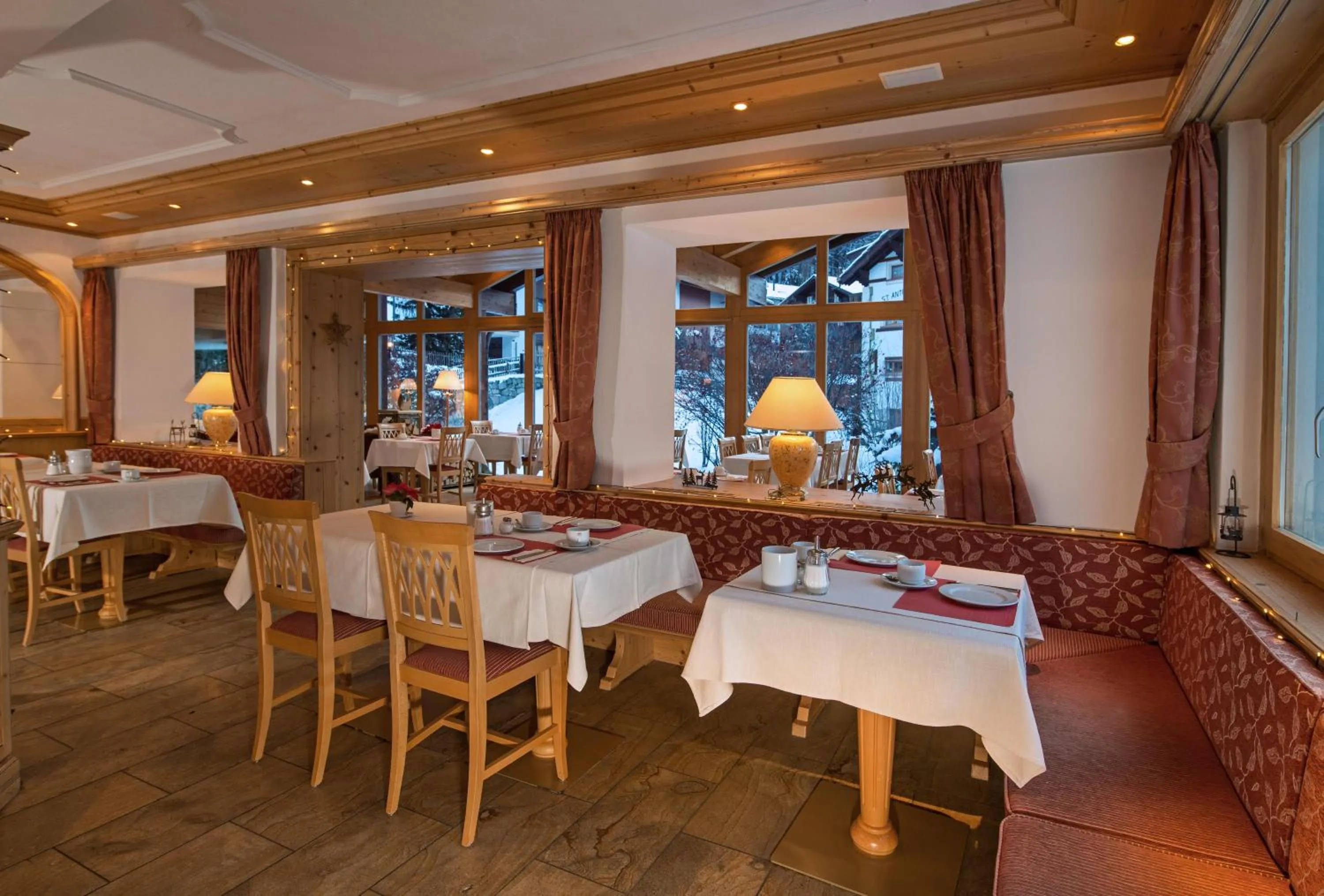 Restaurant/Places to Eat in Hotel Dufour Chalet - Adults only