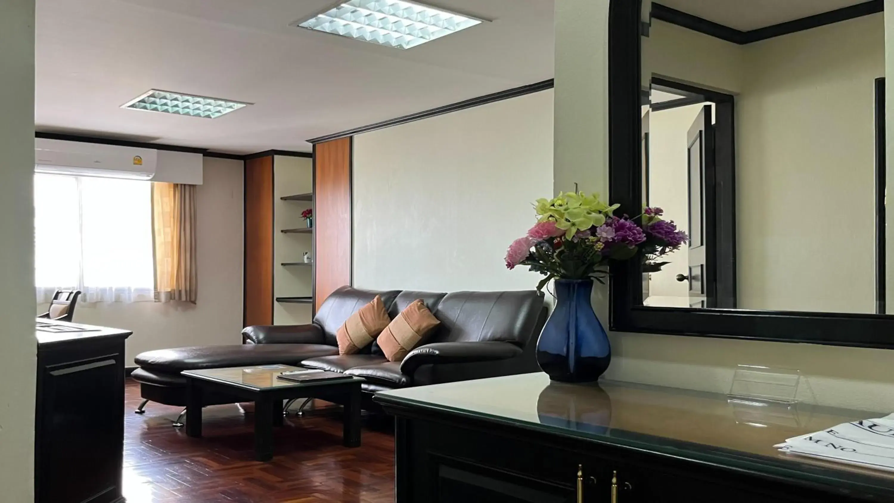 Living room in Yellow Ribbon Hills Boutique Suites Living room in Yellow Ribbon Hills Boutique Suites