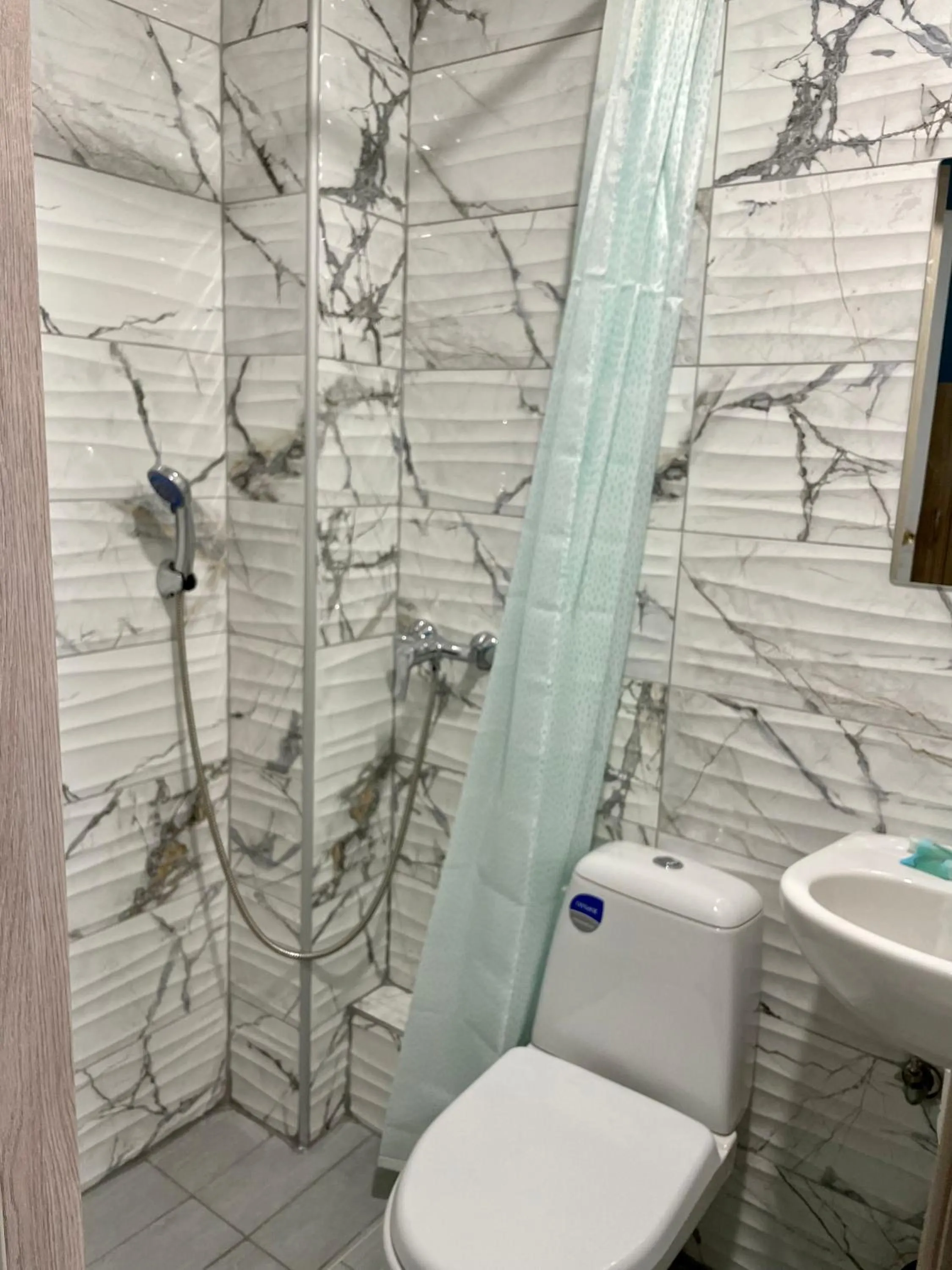 Shower in Hotel Kastoria