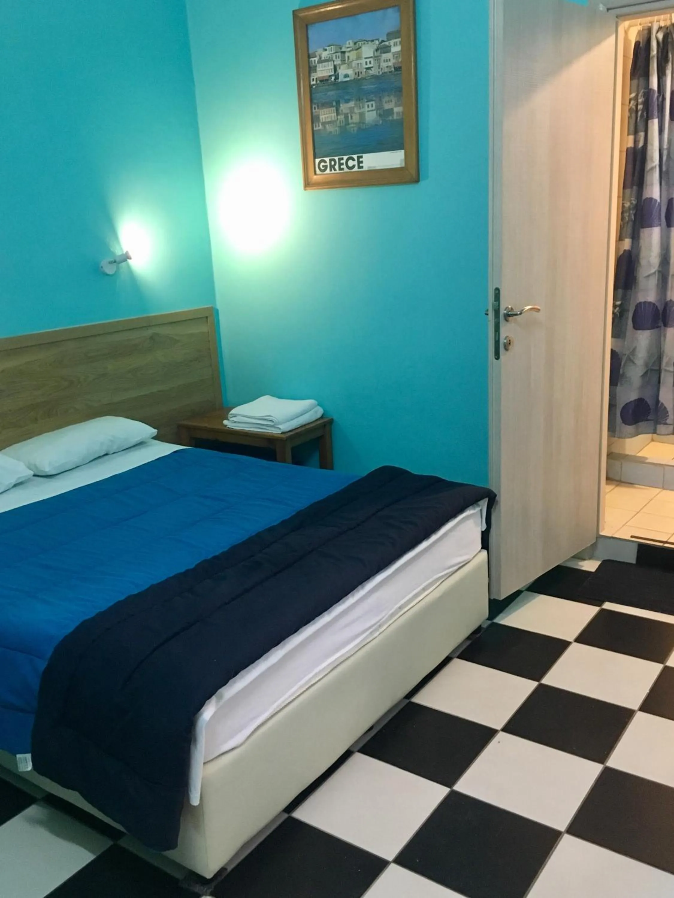 Bed in Hotel Kastoria