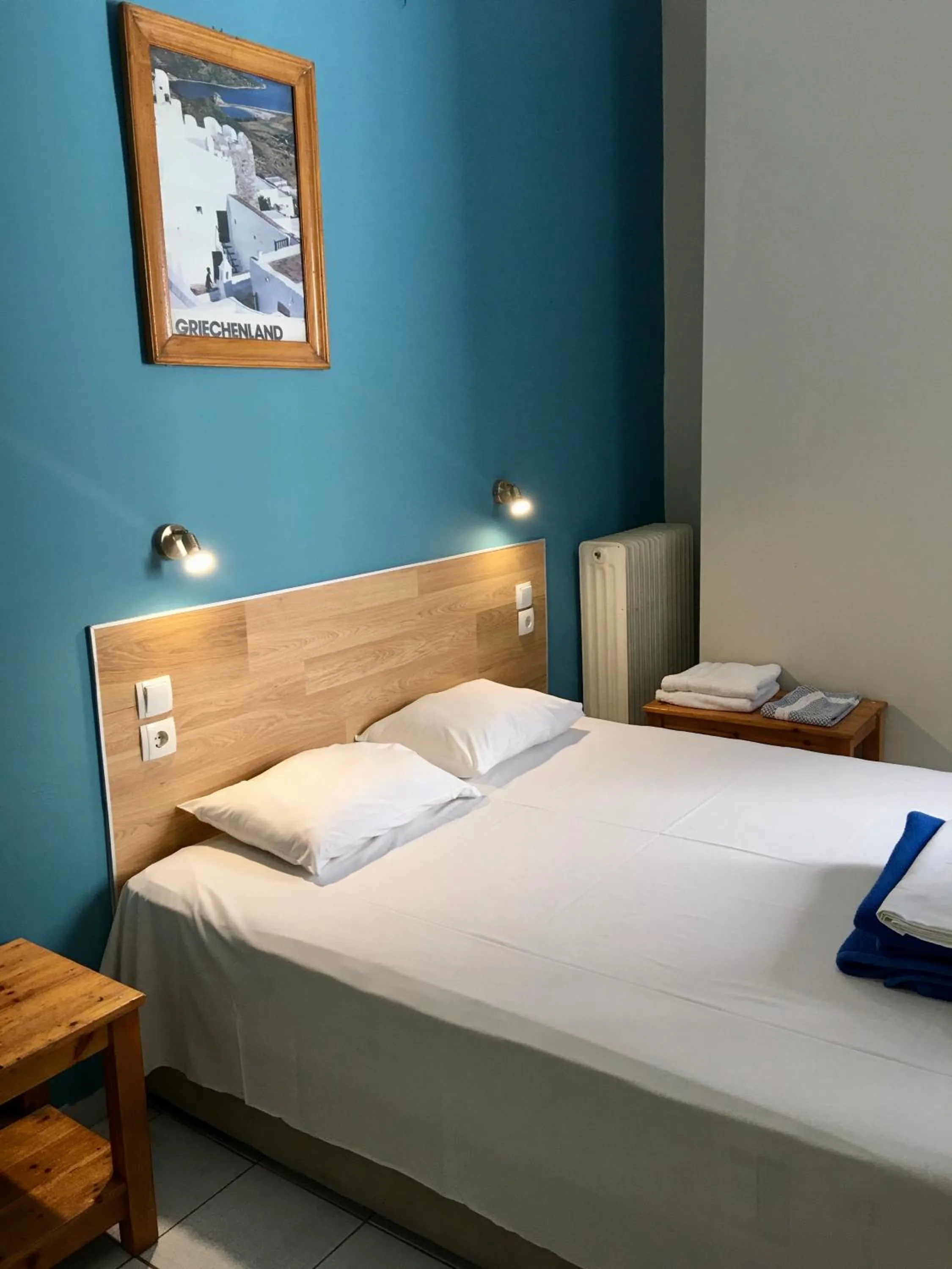 Bed in Hotel Kastoria