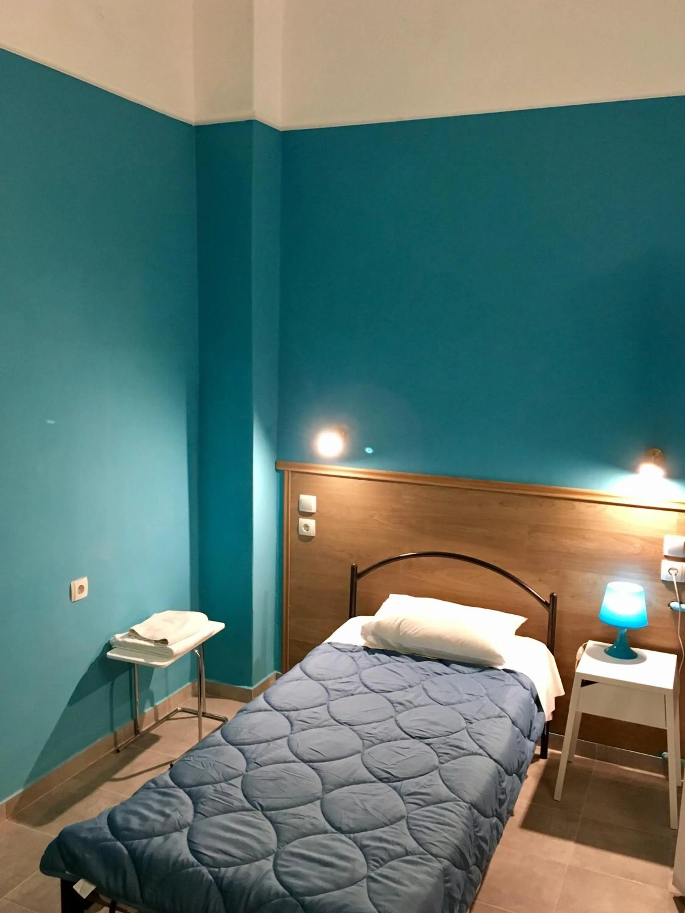 Bed in Hotel Kastoria