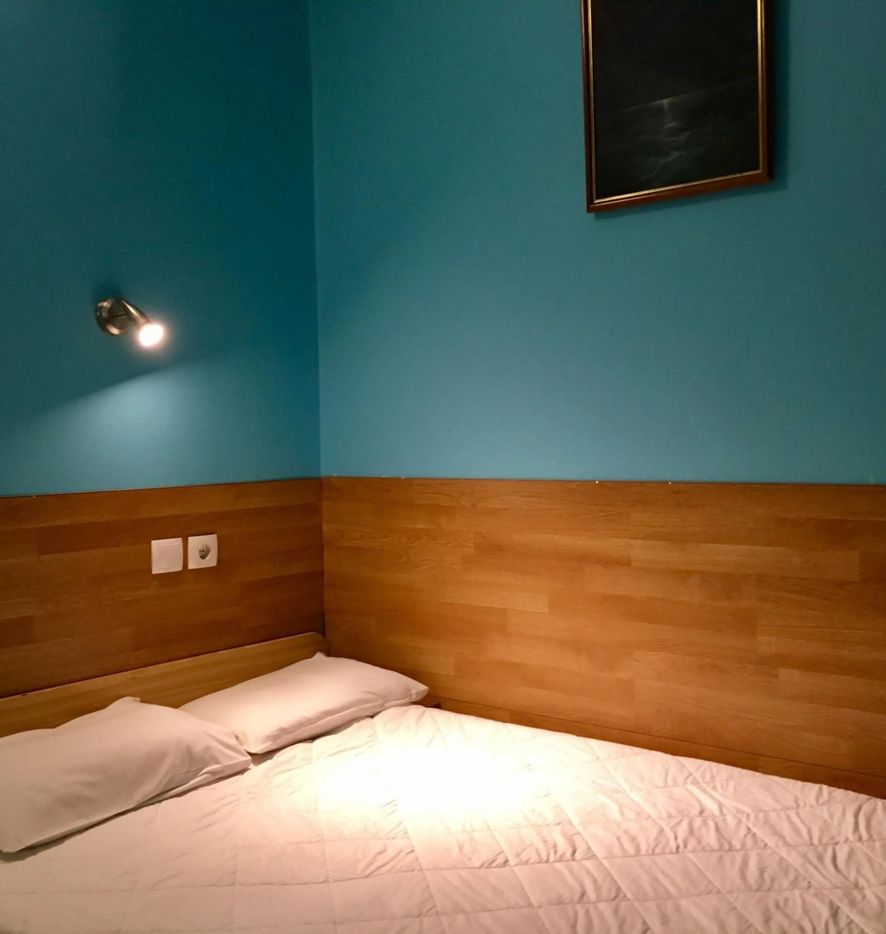 Bed in Hotel Kastoria