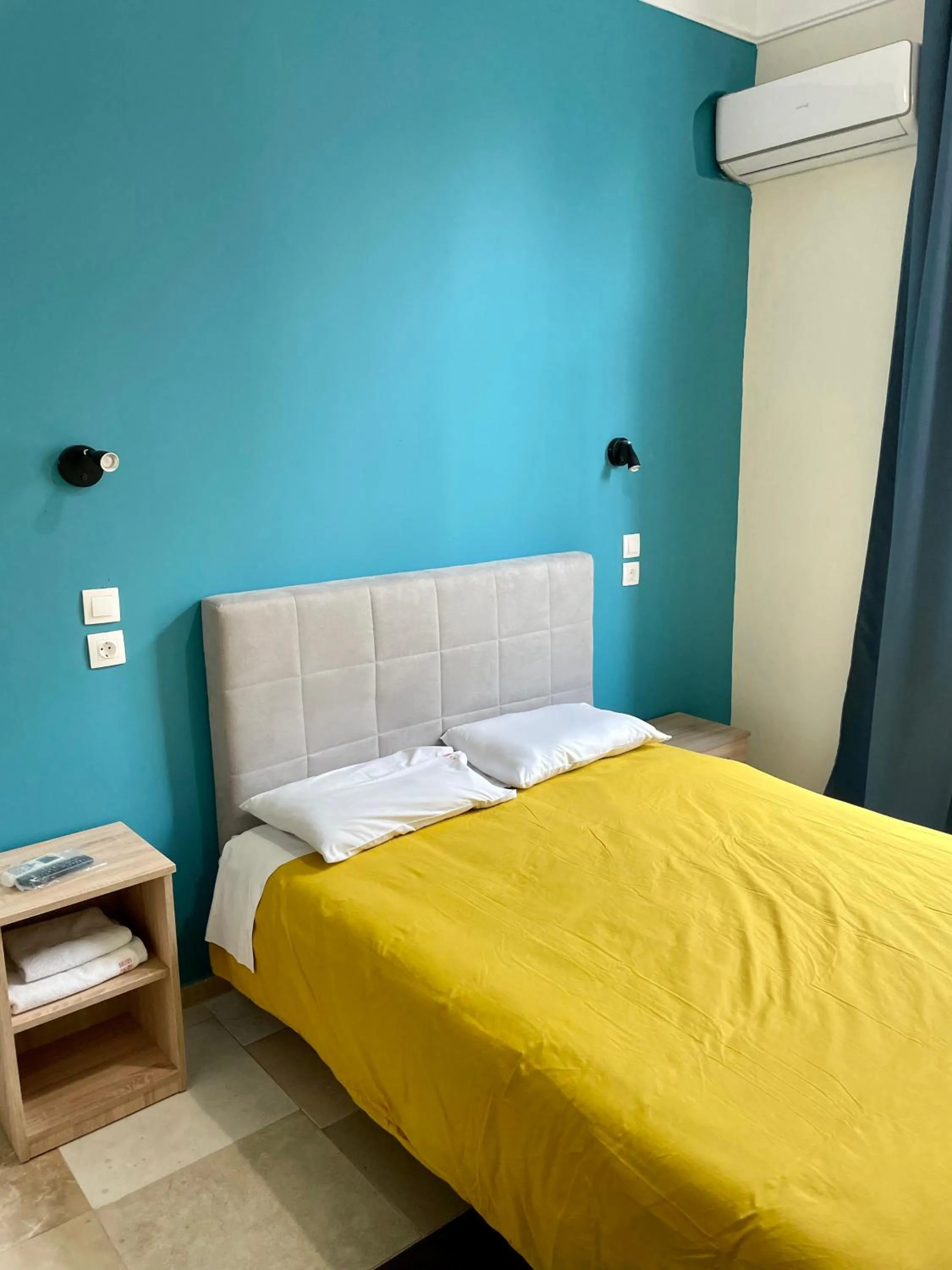 Bed in Hotel Kastoria